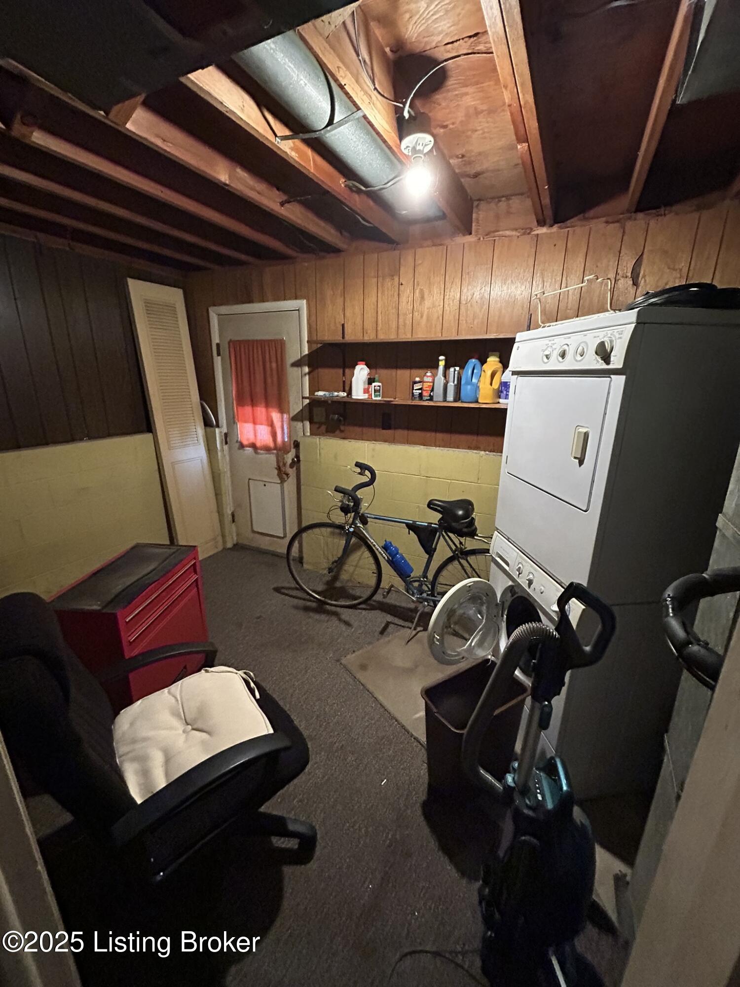 8705 Bost Ln