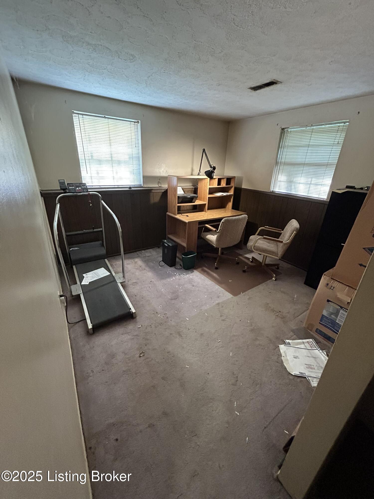 8705 Bost Ln