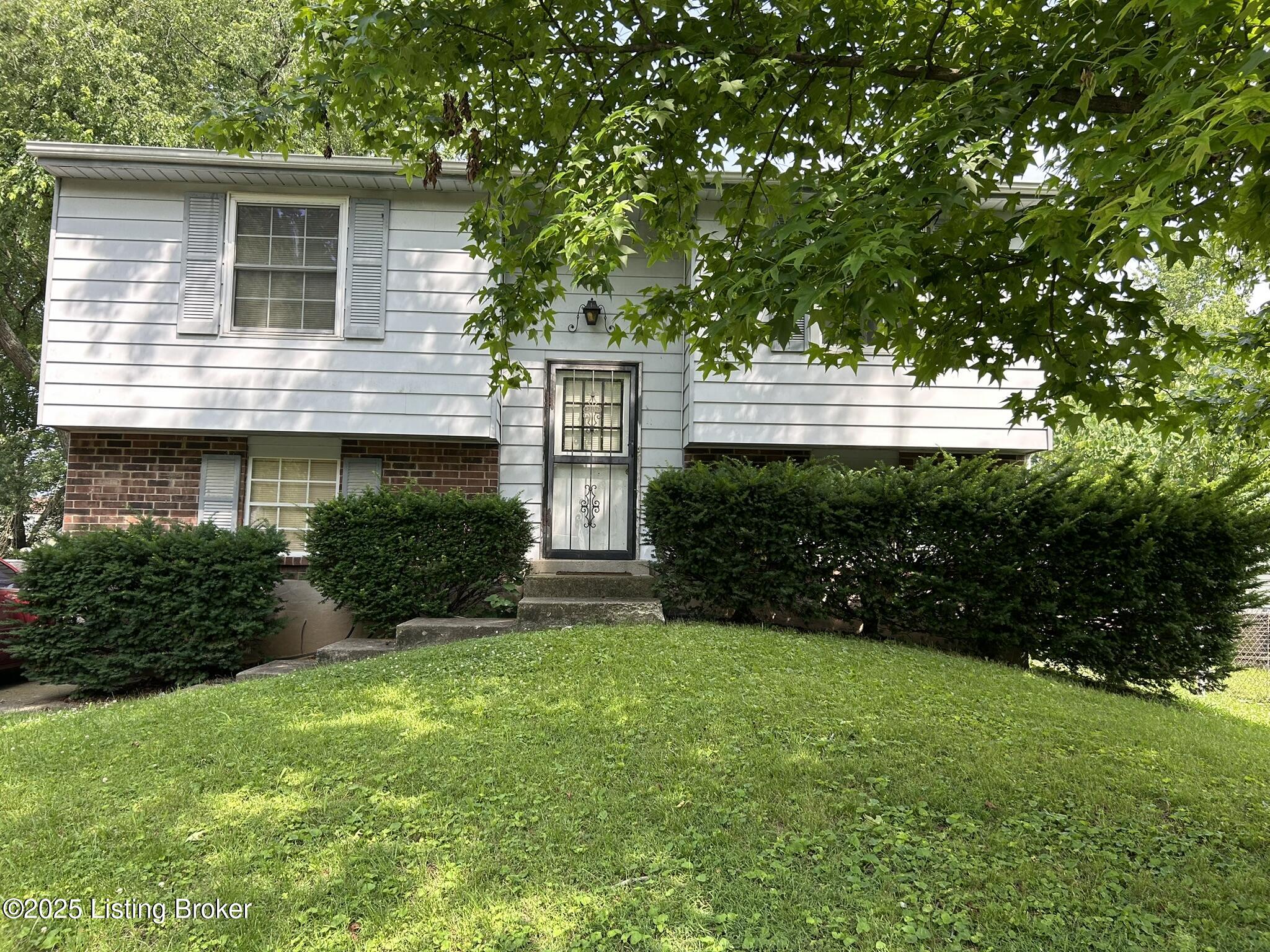 8705 Bost Ln