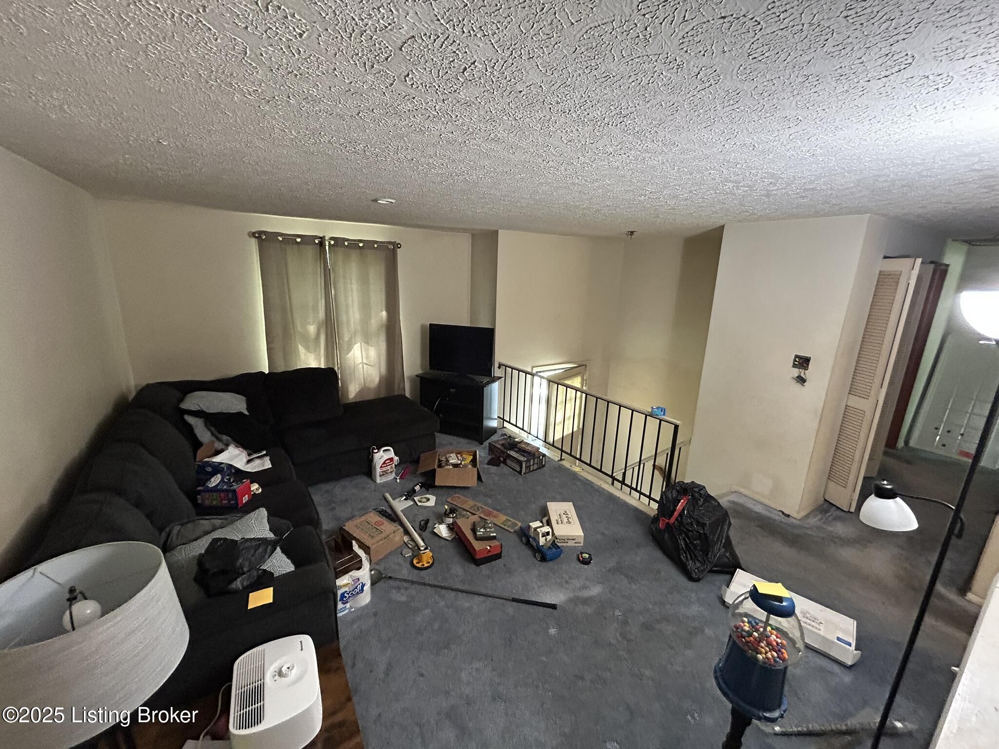 8705 Bost Ln