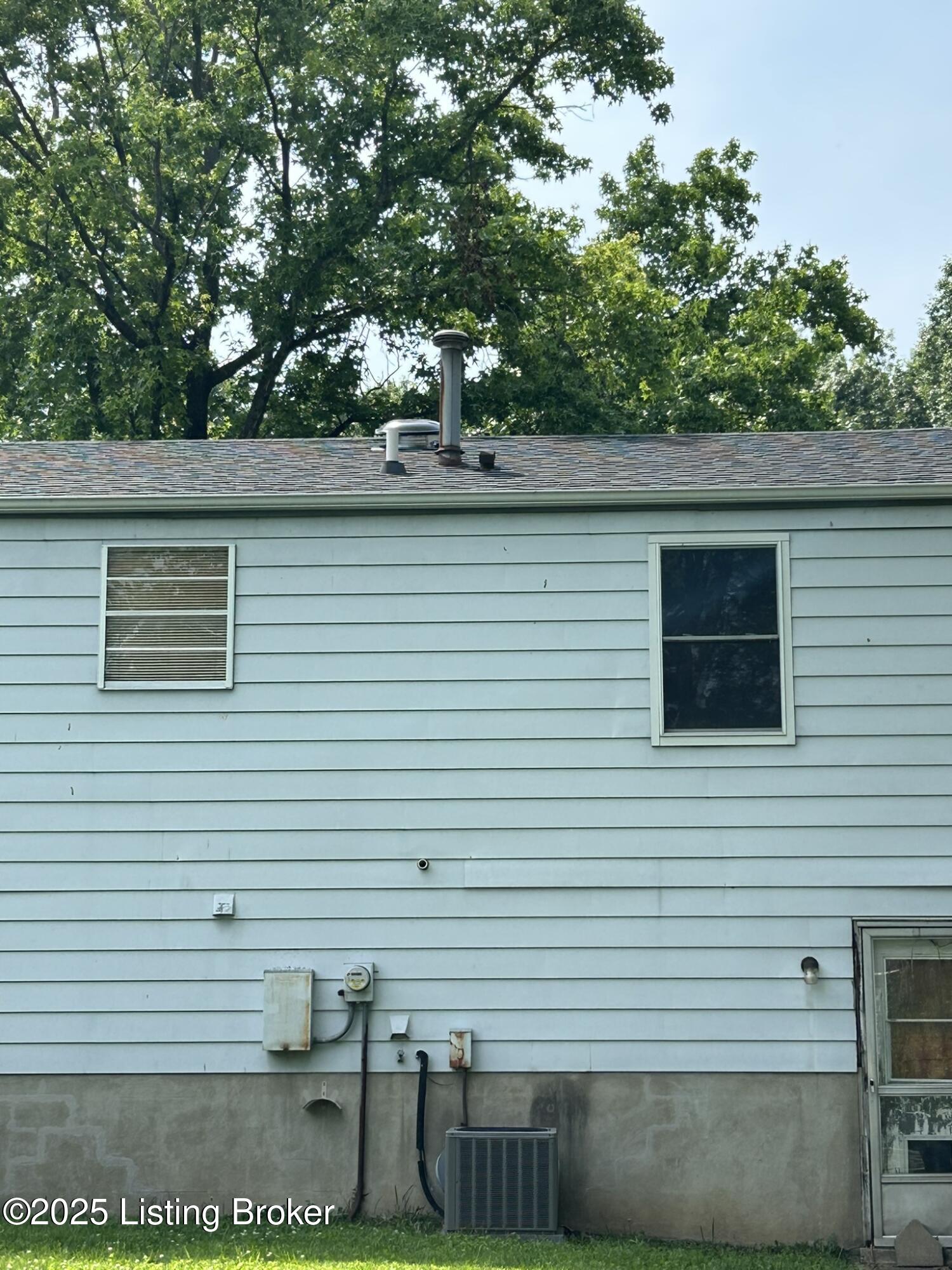 8705 Bost Ln