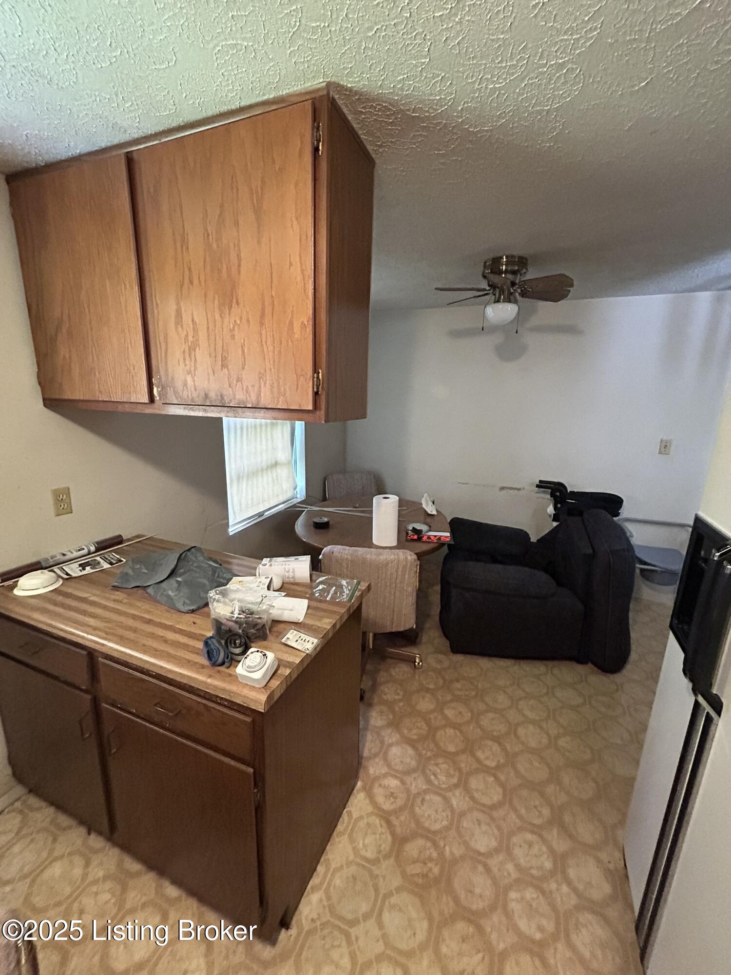 8705 Bost Ln