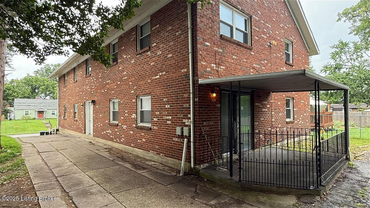 145 E Wellington Ave