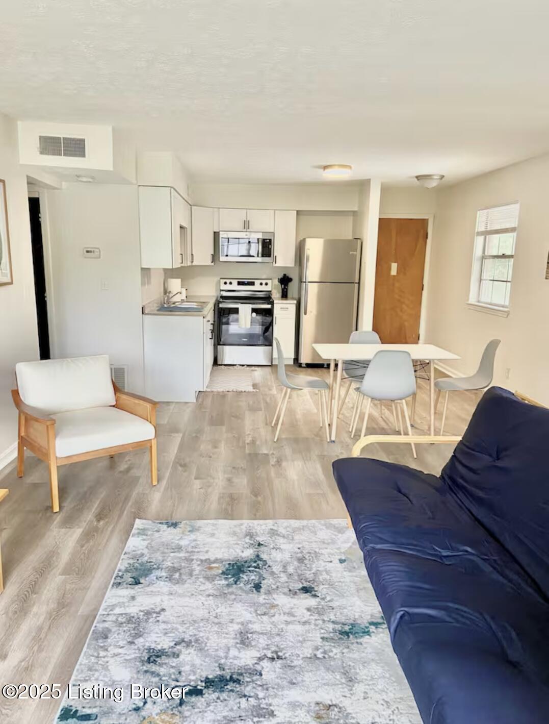 145 E Wellington Ave