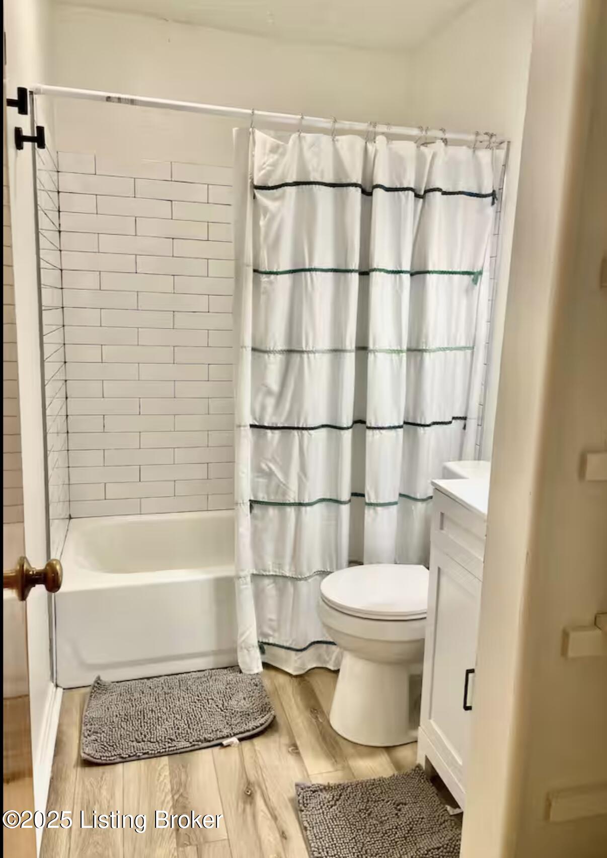 145 E Wellington Ave