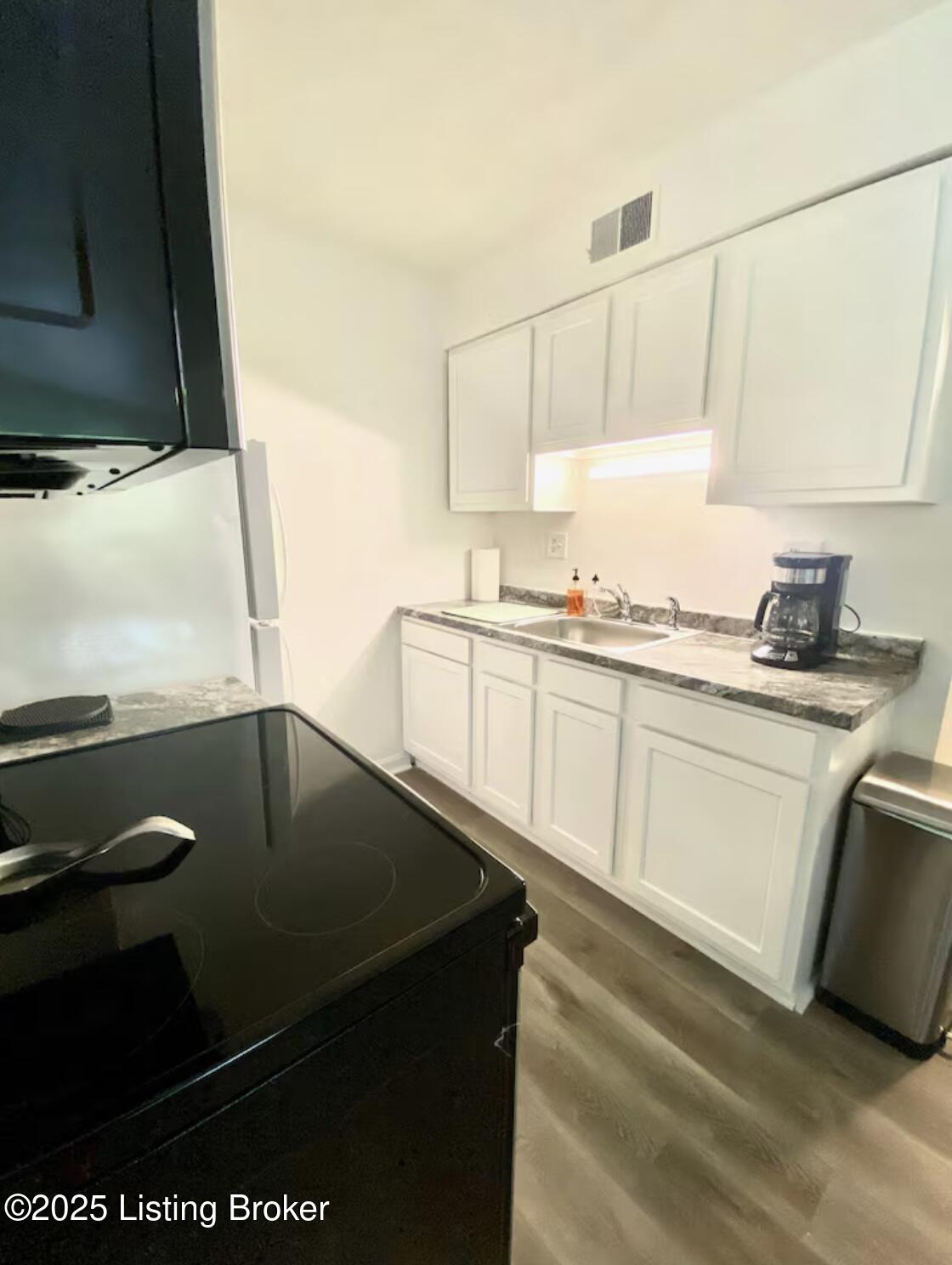 145 E Wellington Ave