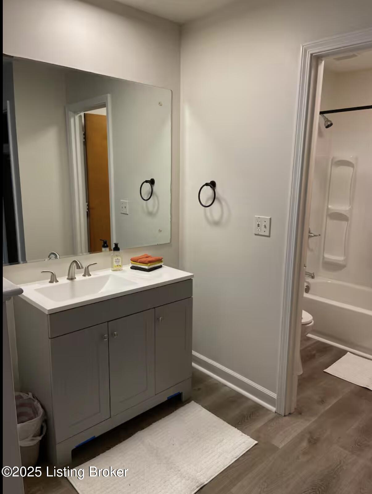 145 E Wellington Ave