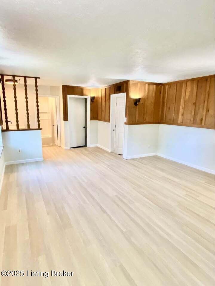 145 E Wellington Ave