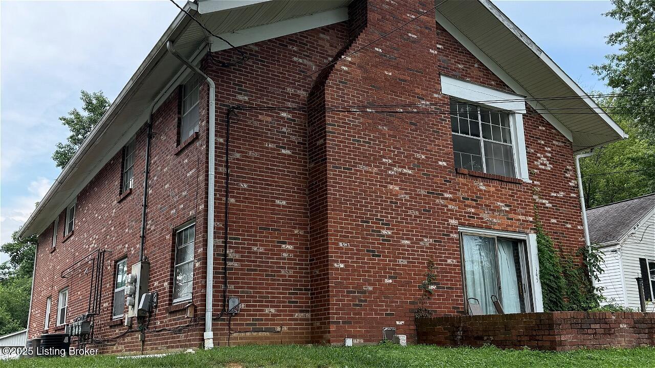 145 E Wellington Ave