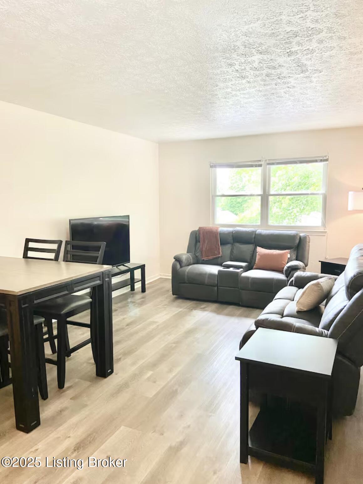 145 E Wellington Ave