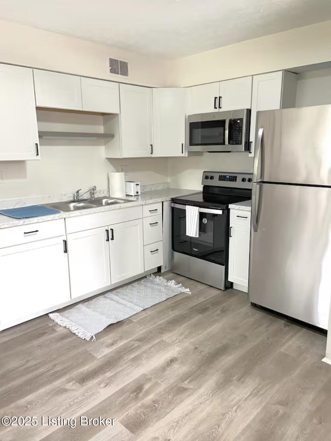 145 E Wellington Ave