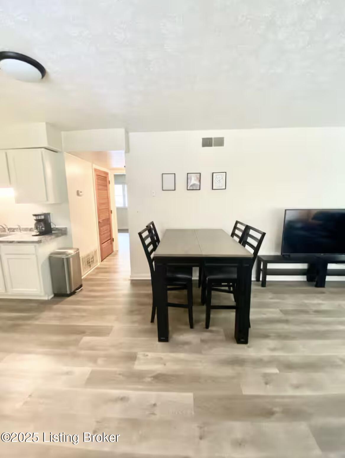 145 E Wellington Ave