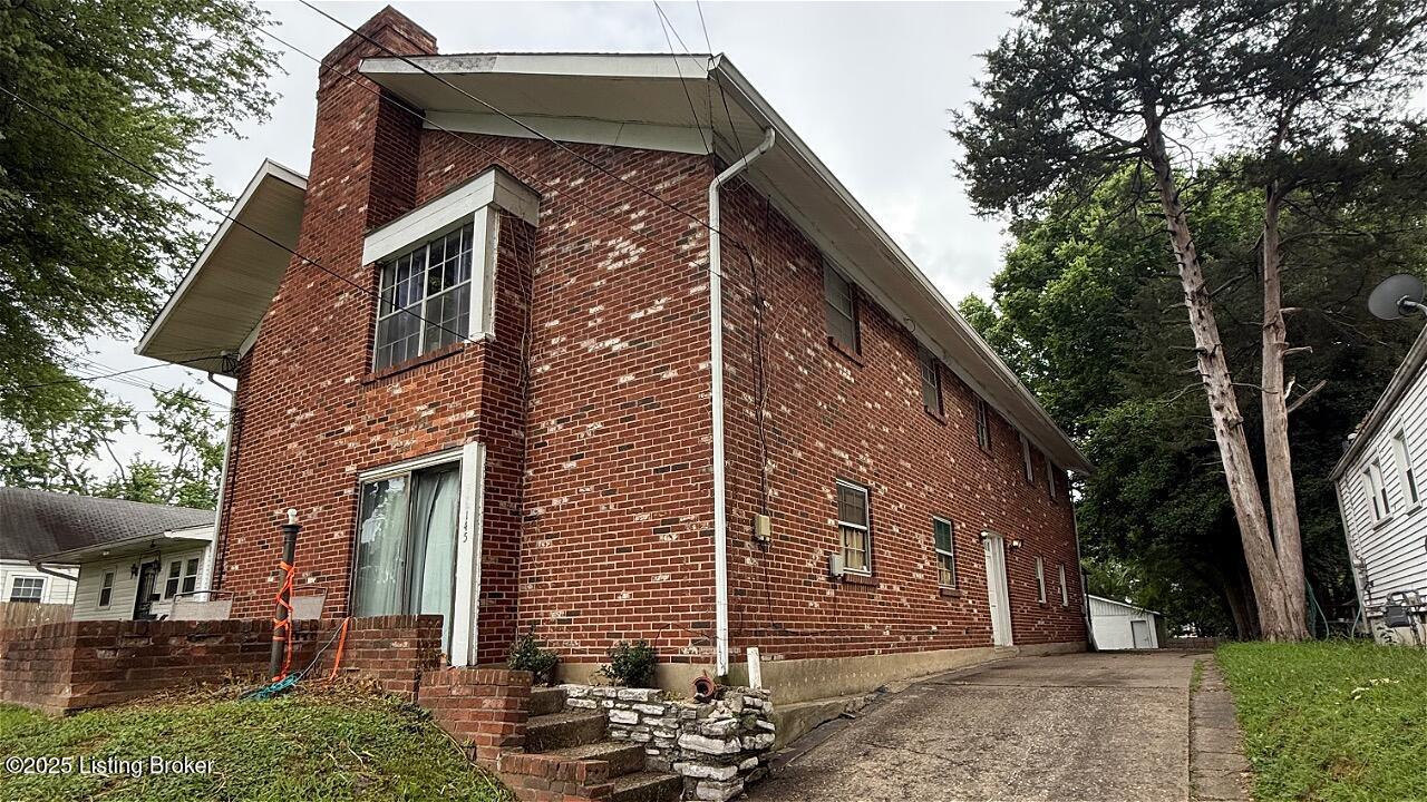 145 E Wellington Ave