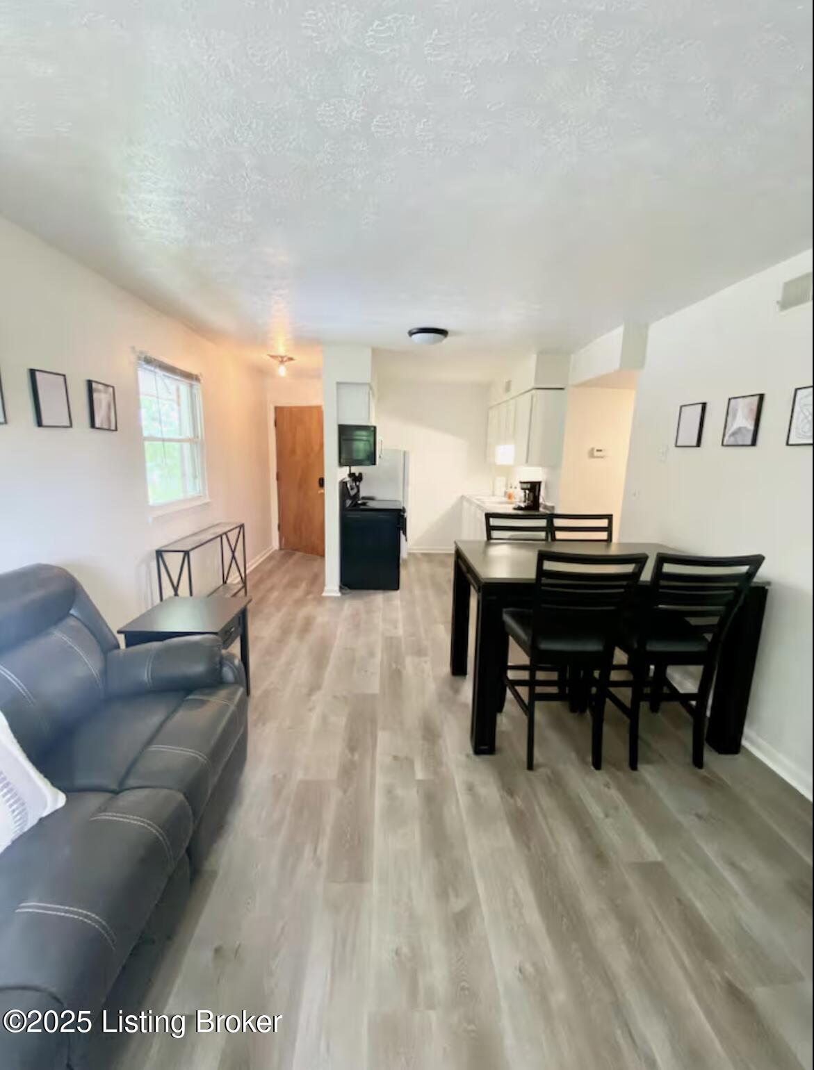 145 E Wellington Ave