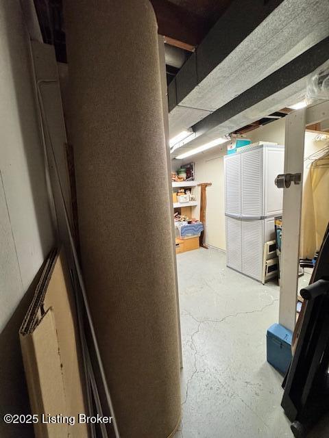 8024 N Blake Ln, Louisville