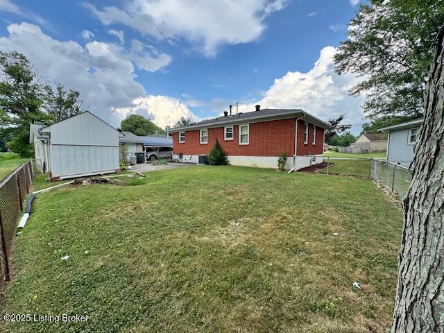 8024 N Blake Ln, Louisville