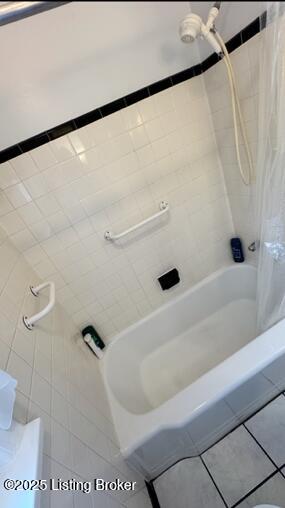 8024 N Blake Ln, Louisville