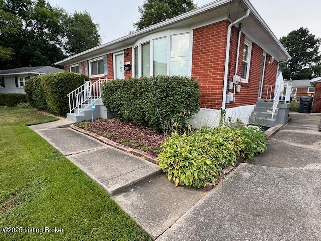 8024 N Blake Ln, Louisville