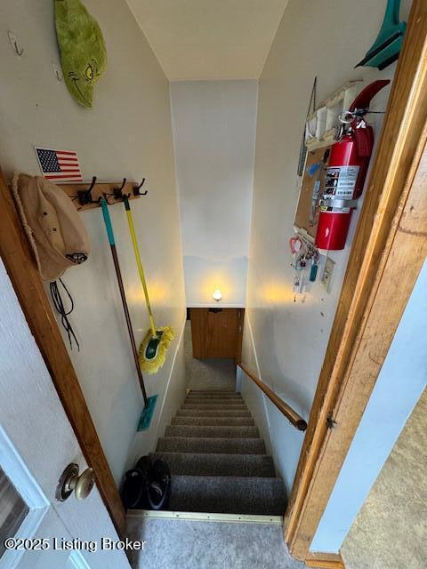 8024 N Blake Ln, Louisville