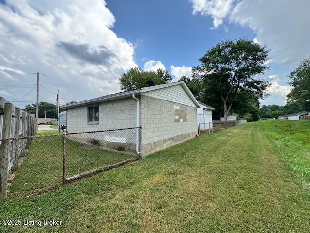 8024 N Blake Ln, Louisville