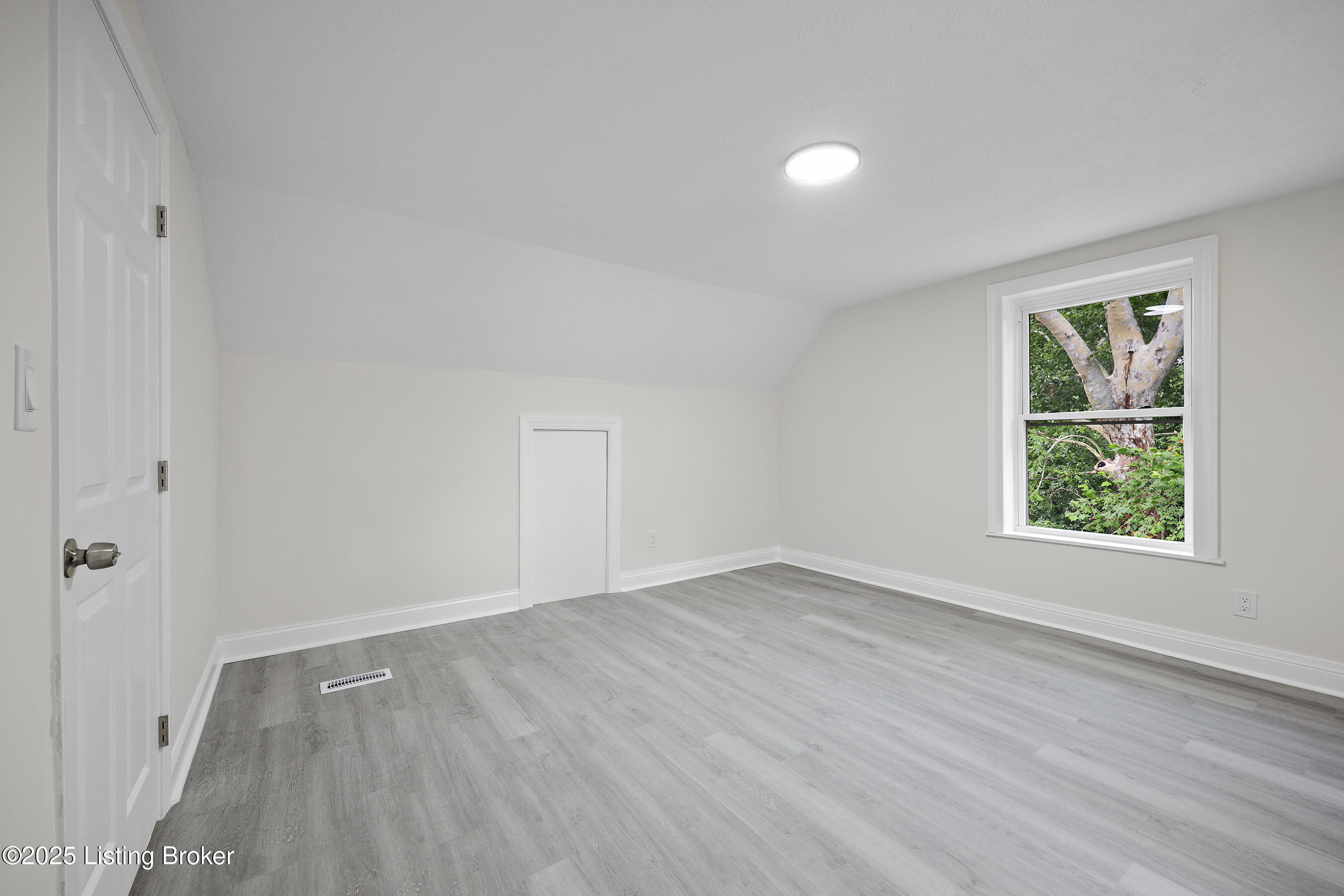 952 Palatka Rd