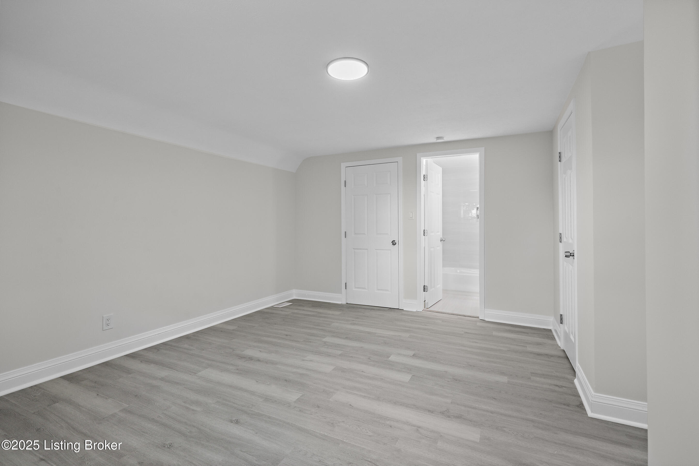 952 Palatka Rd