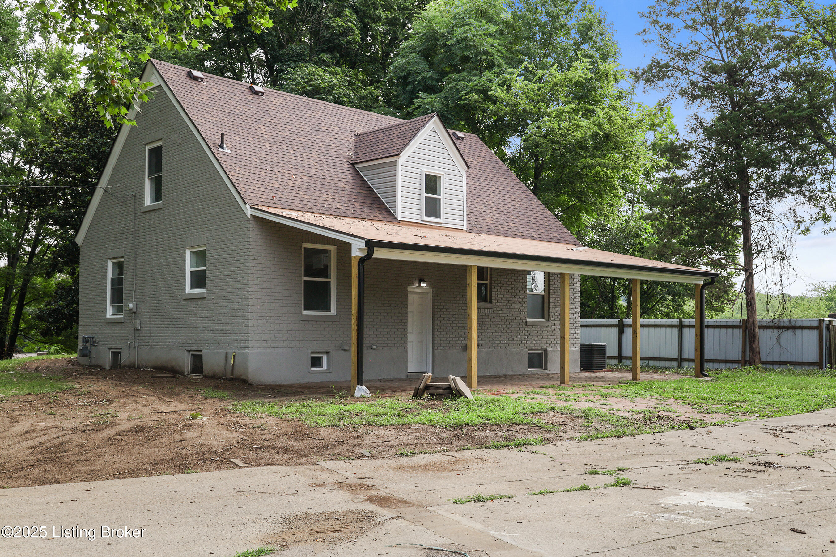 952 Palatka Rd