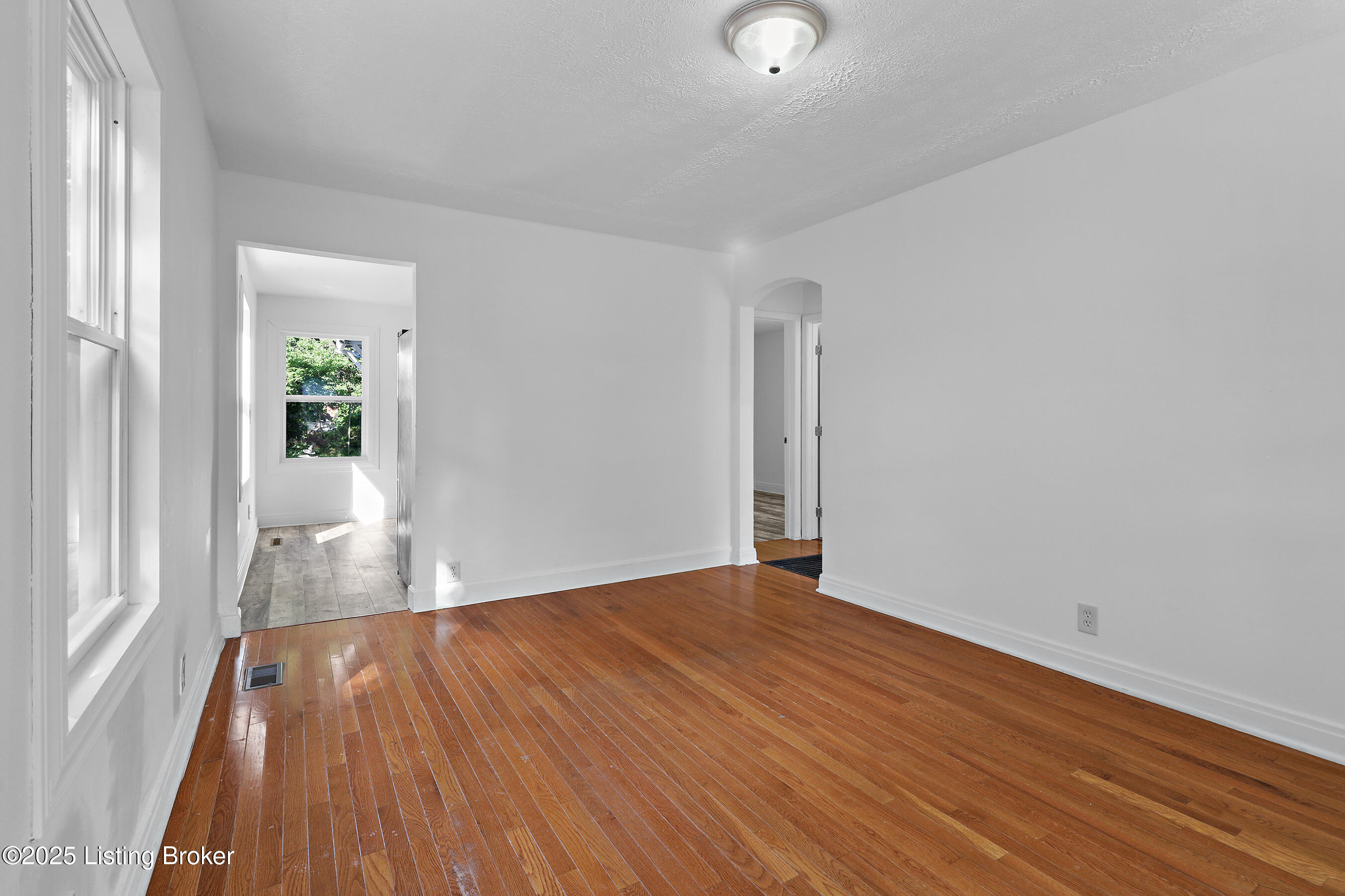 1409 Thornberry Ave