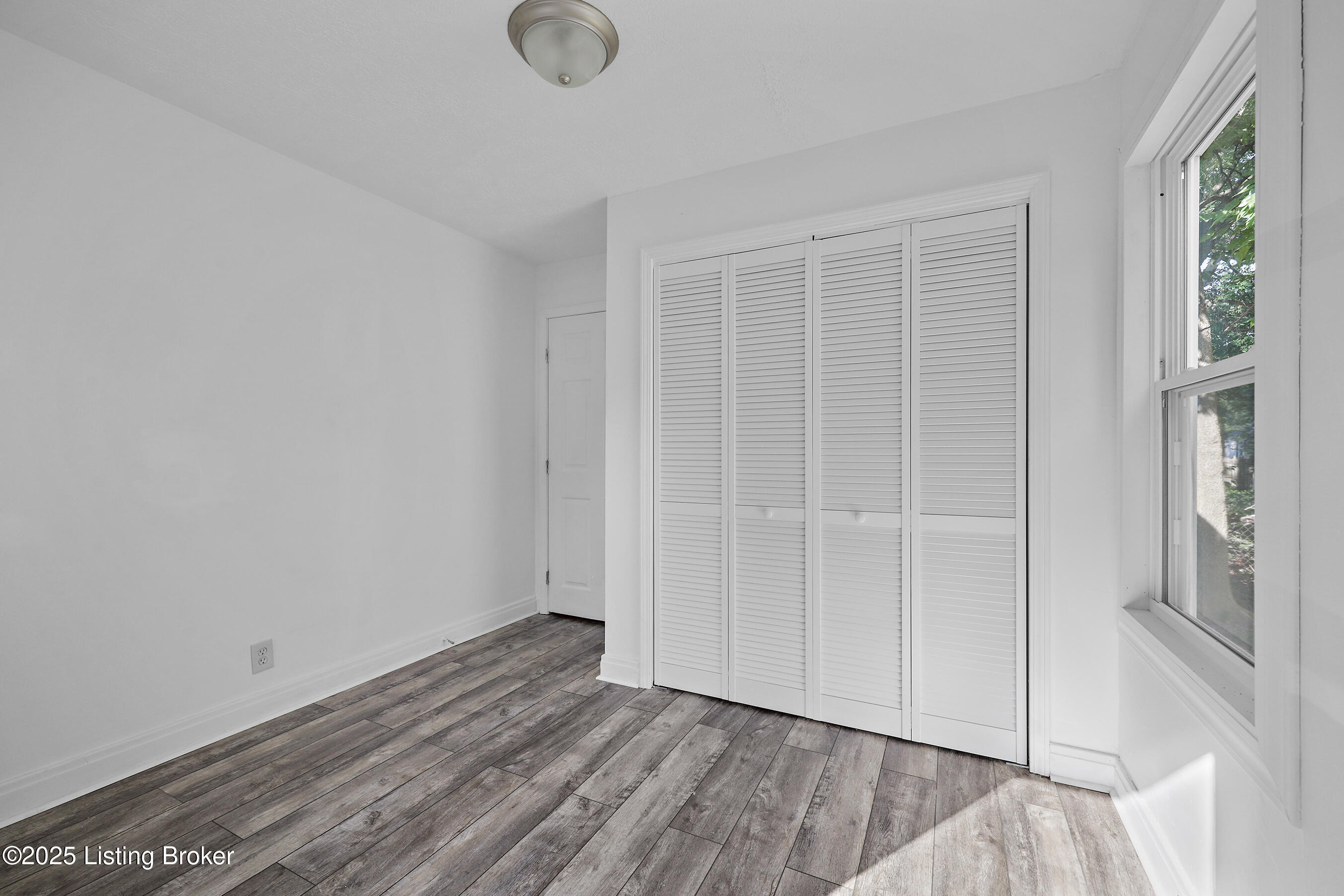 1409 Thornberry Ave