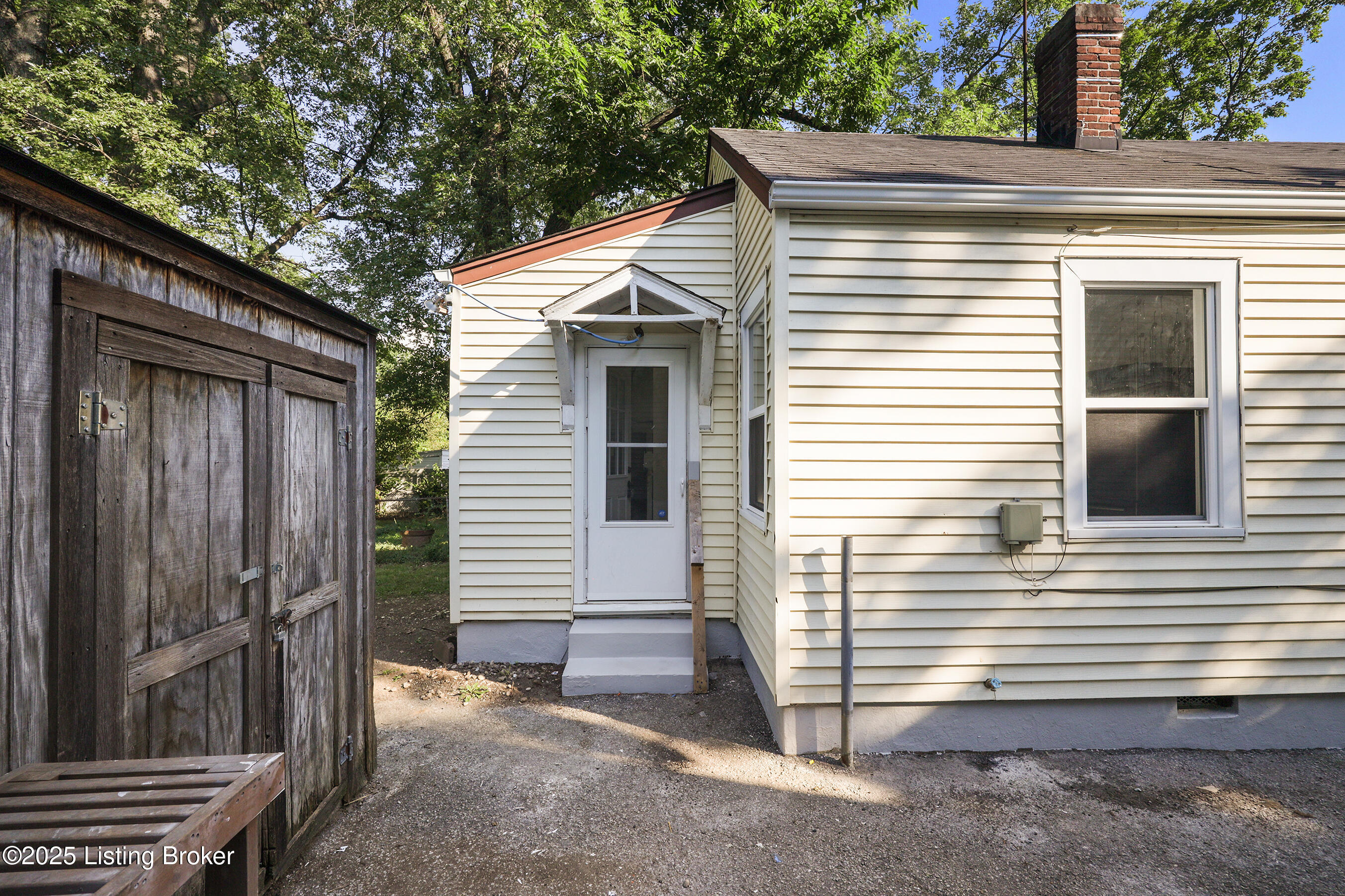 1409 Thornberry Ave