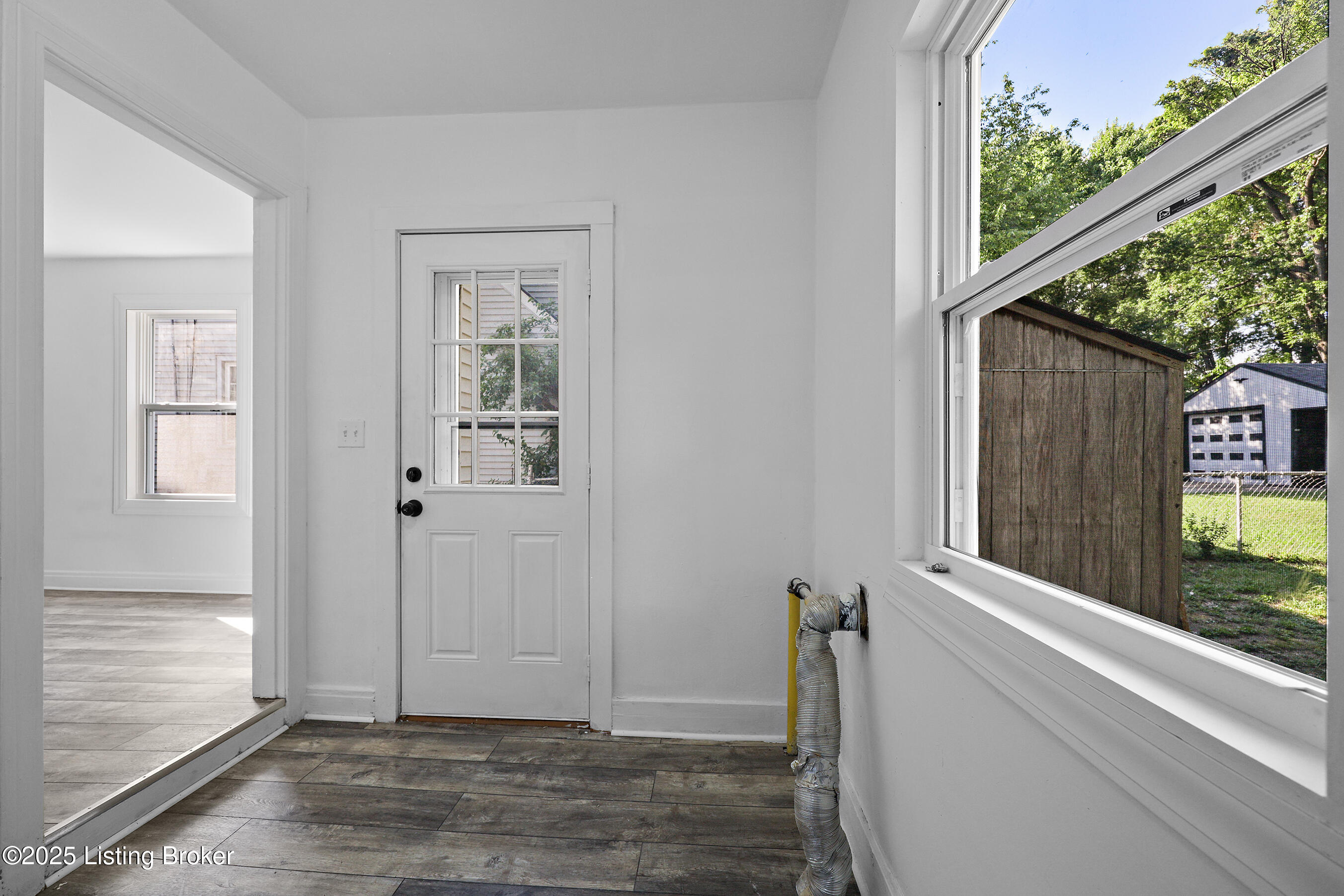 1409 Thornberry Ave