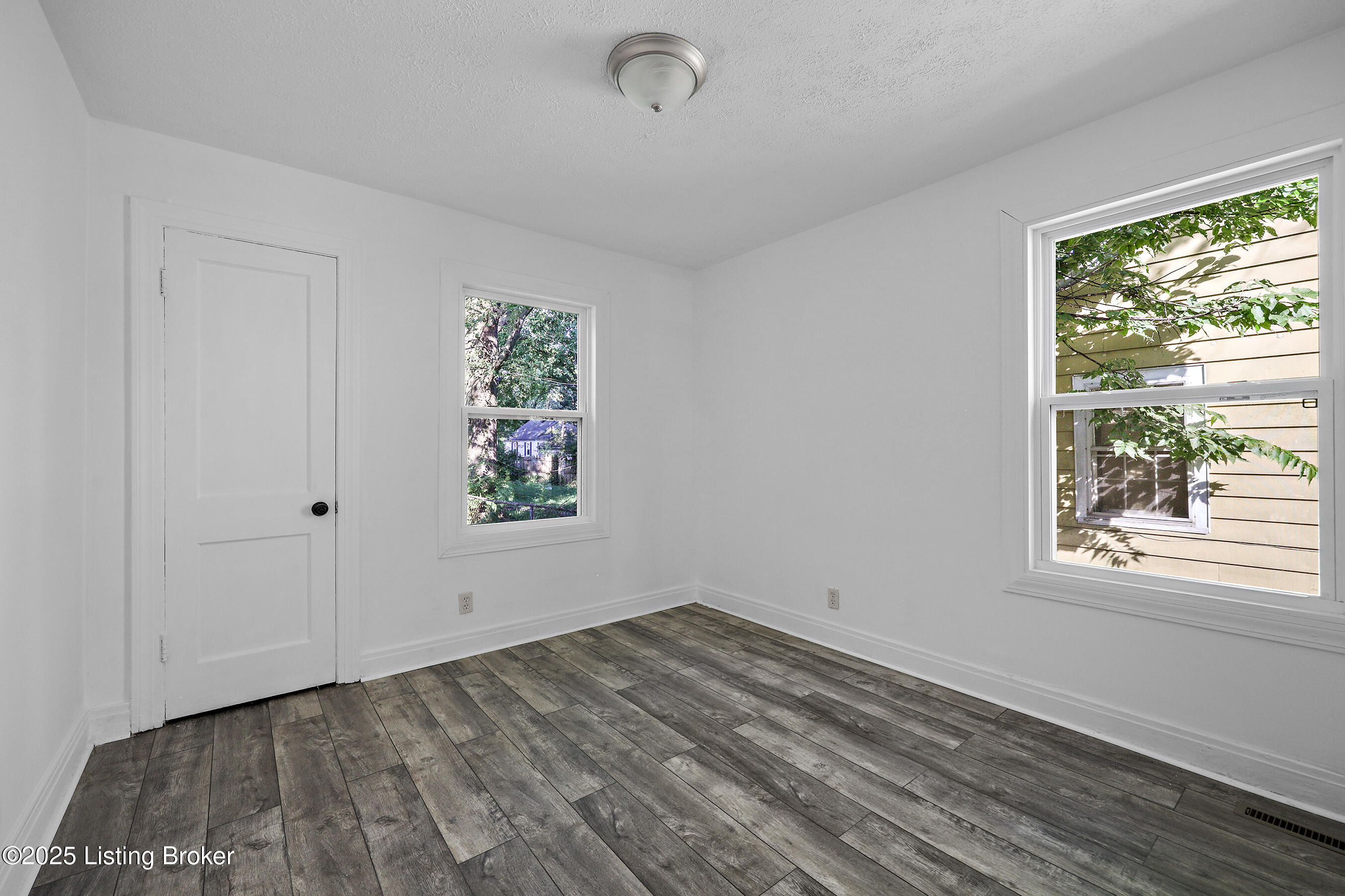 1409 Thornberry Ave