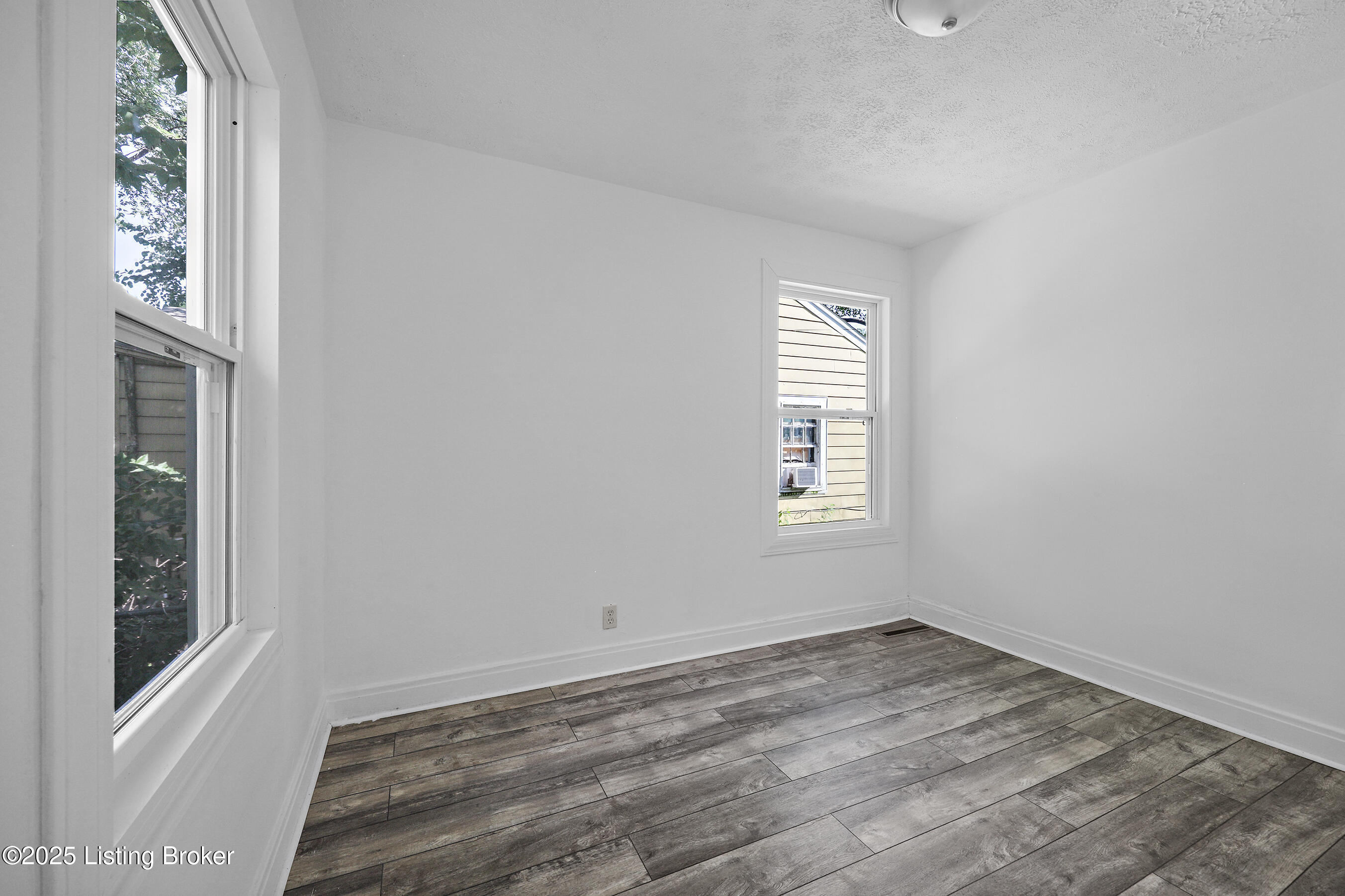 1409 Thornberry Ave