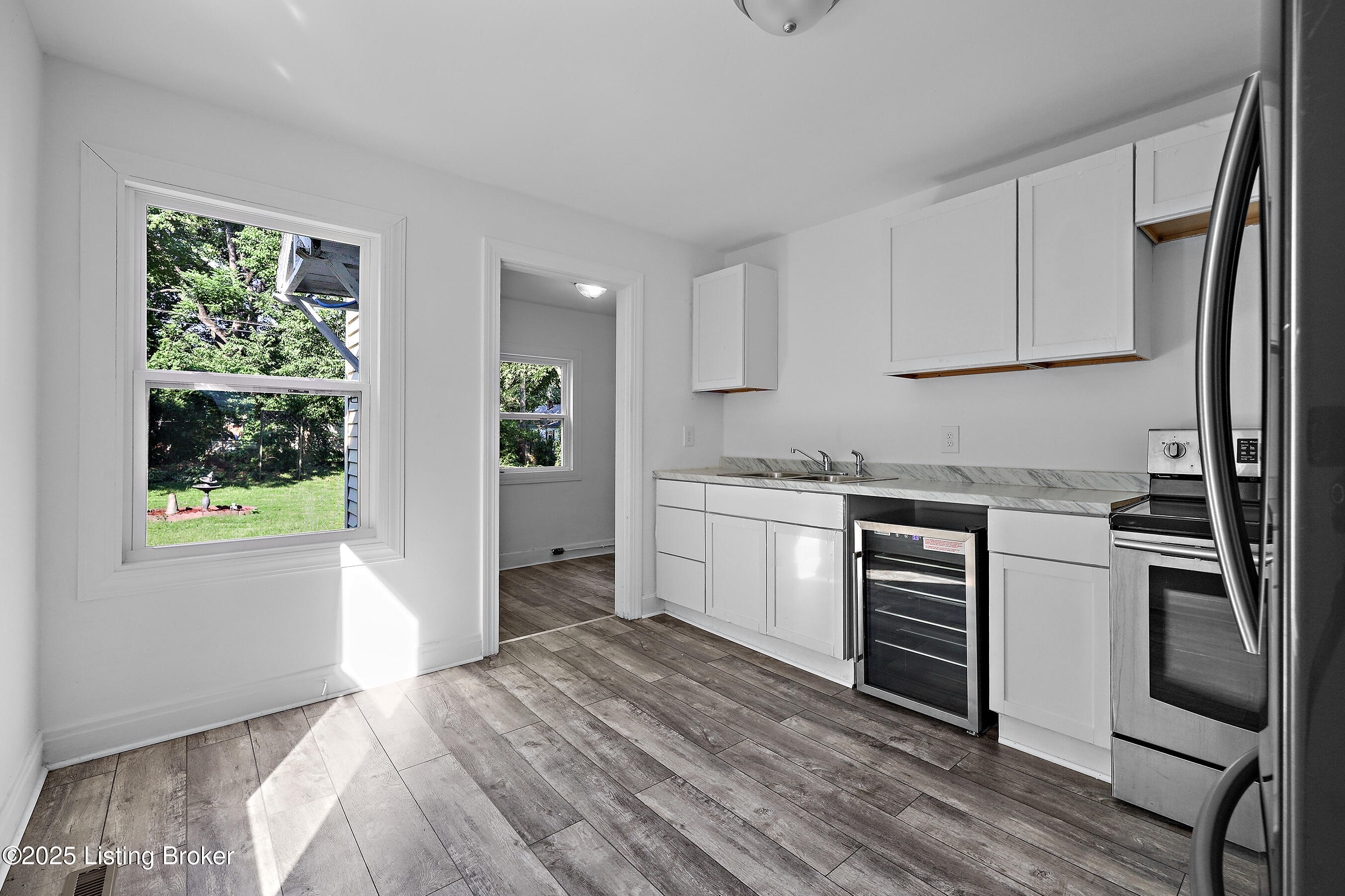 1409 Thornberry Ave