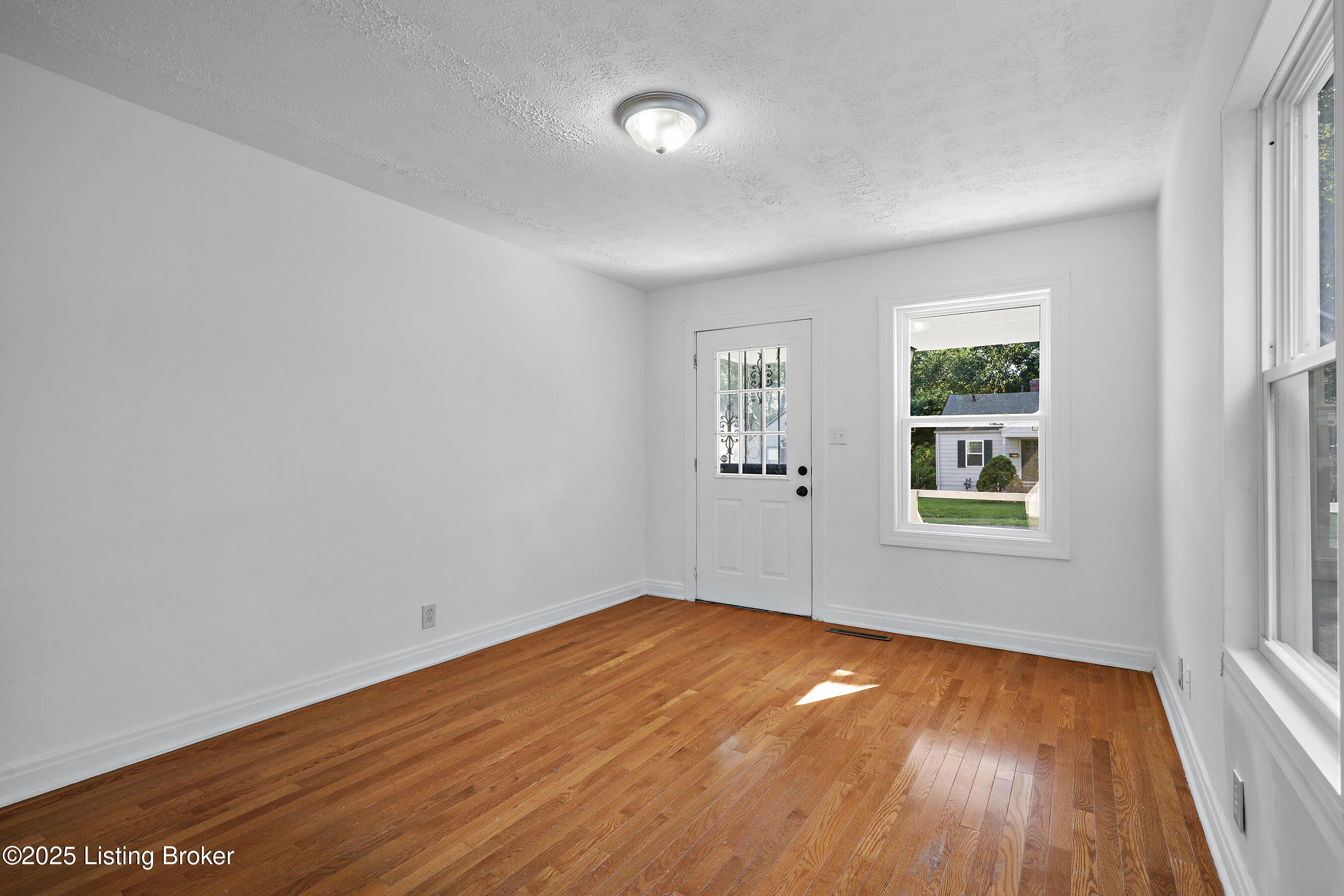 1409 Thornberry Ave