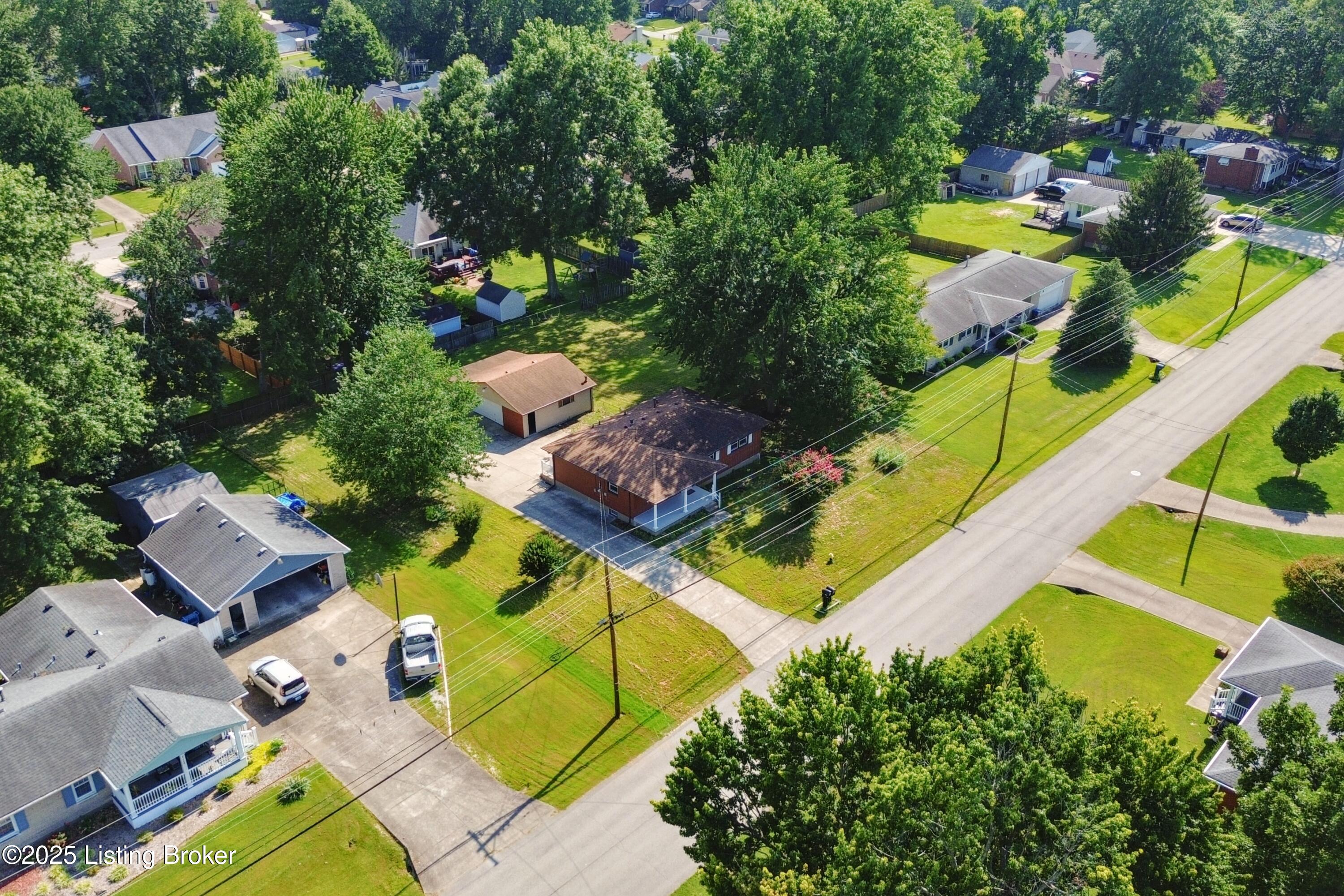 8604 Fernview Dr