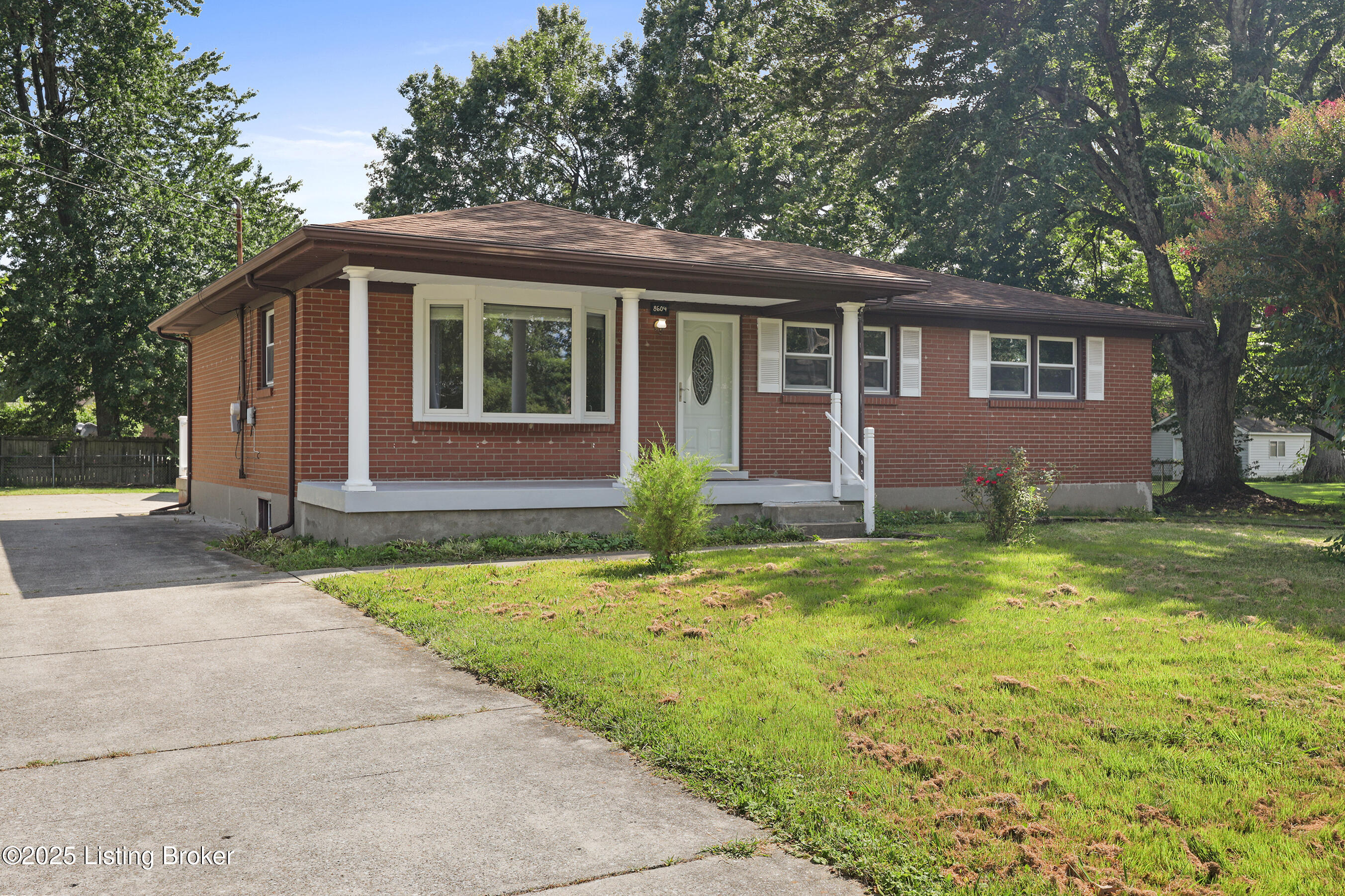 8604 Fernview Dr
