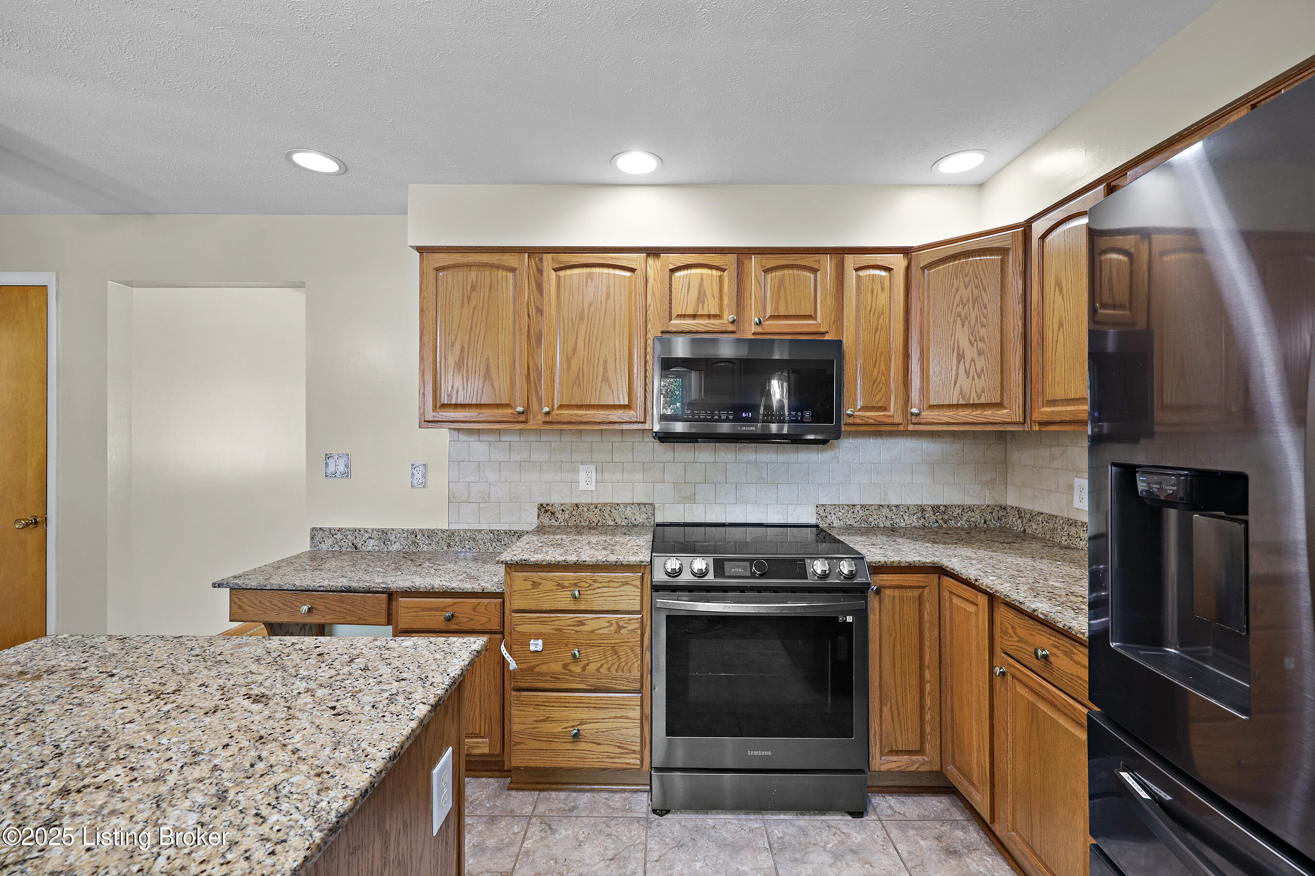 8604 Fernview Dr