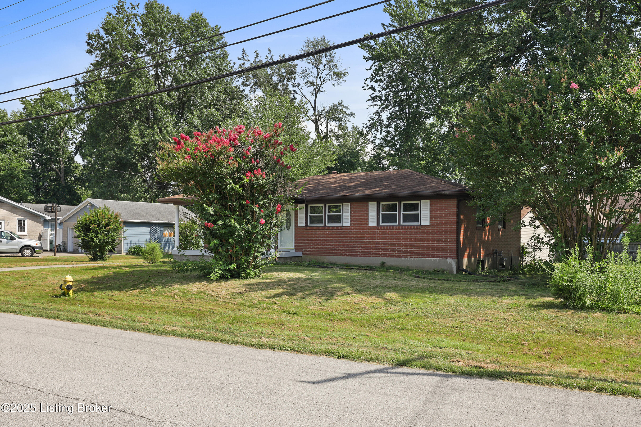 8604 Fernview Dr