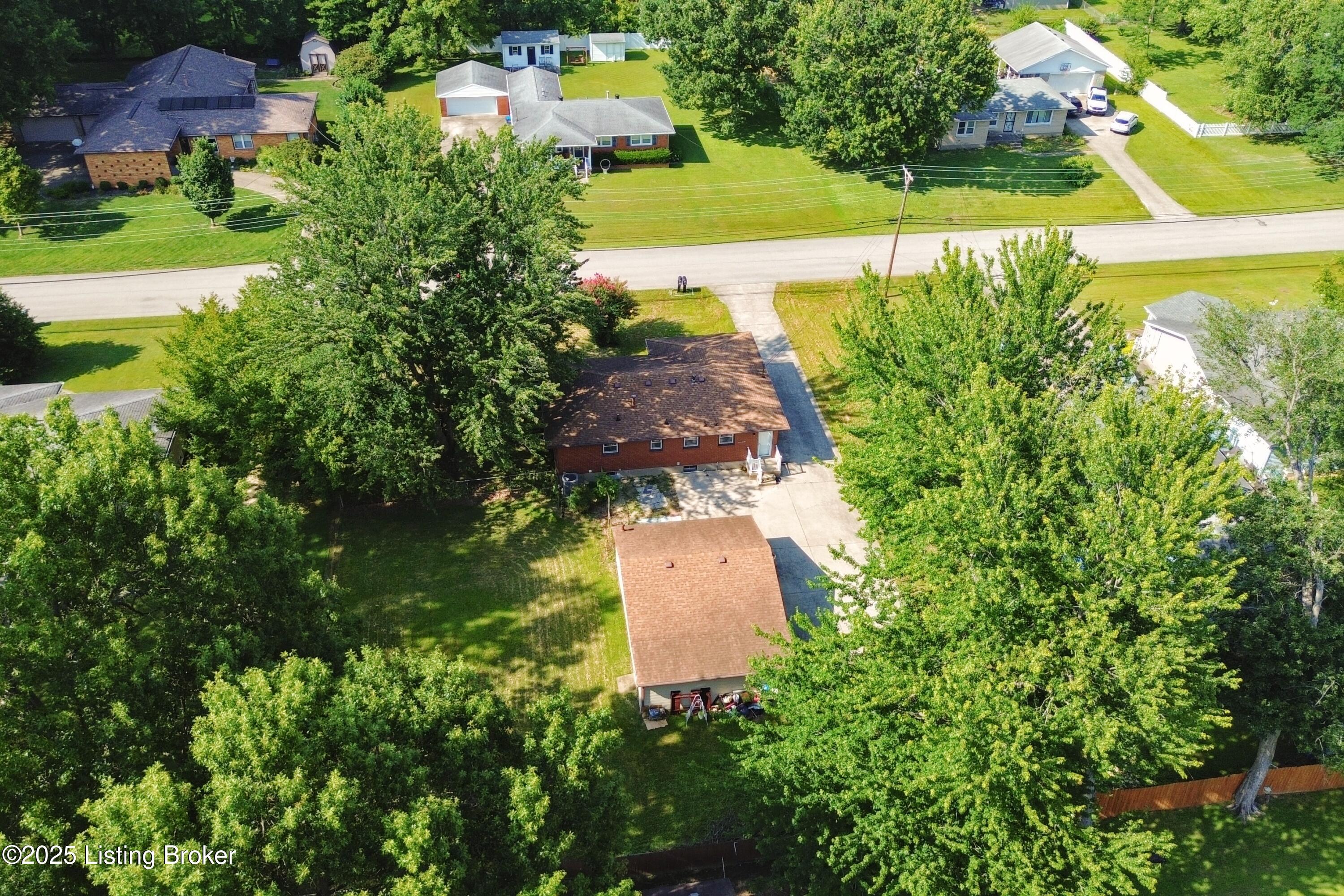 8604 Fernview Dr