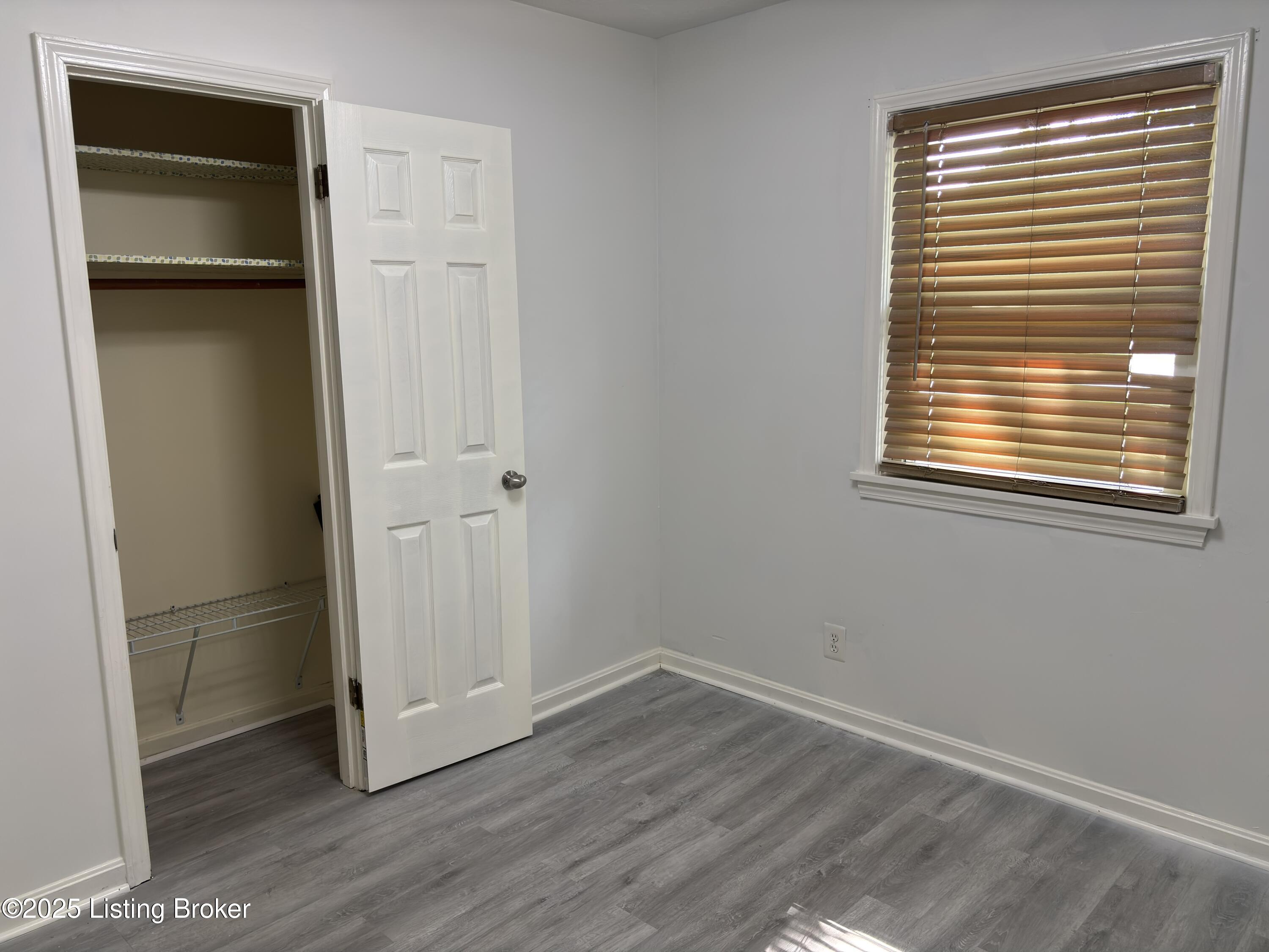 4001 Britt Ln, Louisville