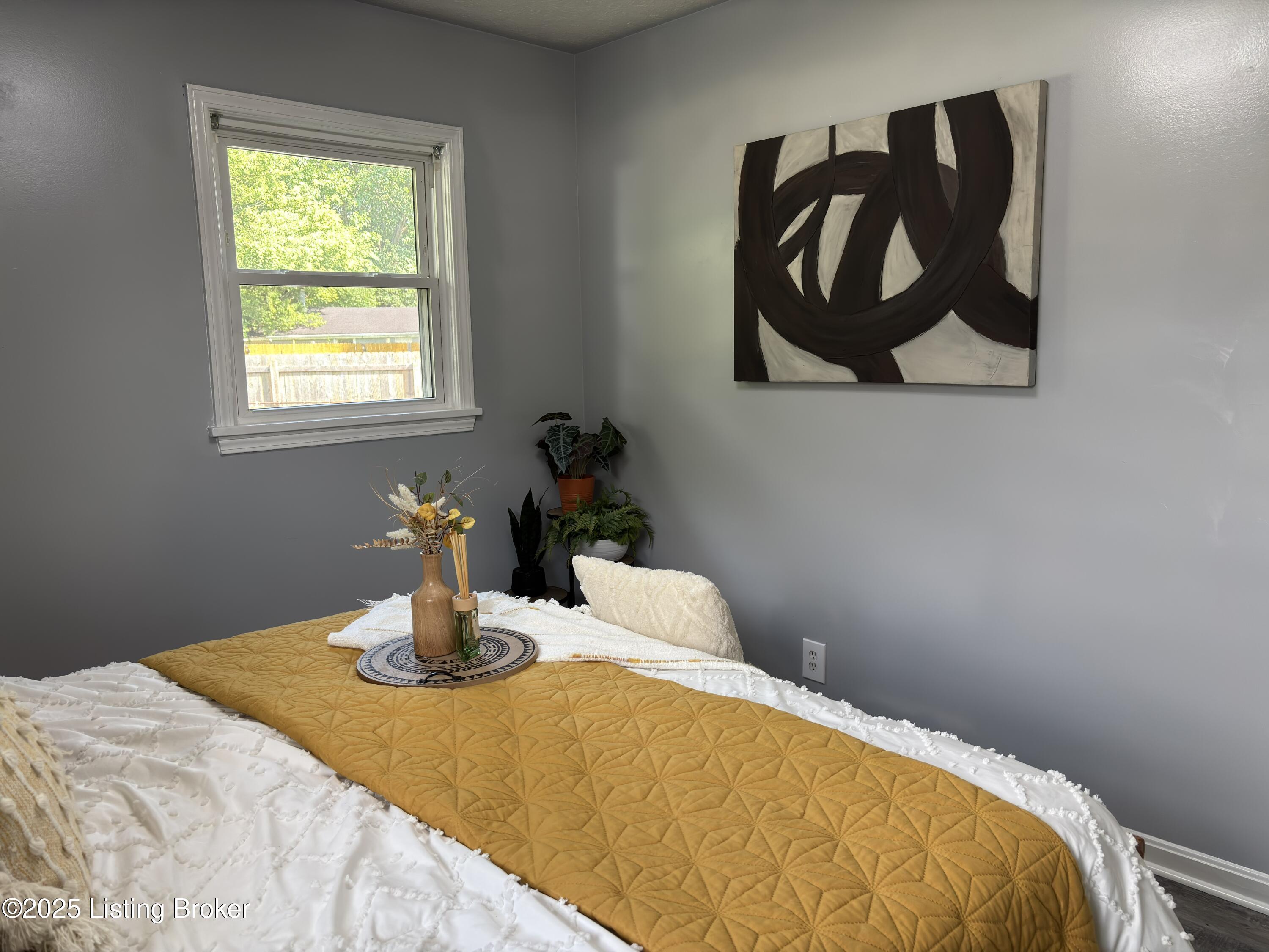 4001 Britt Ln, Louisville