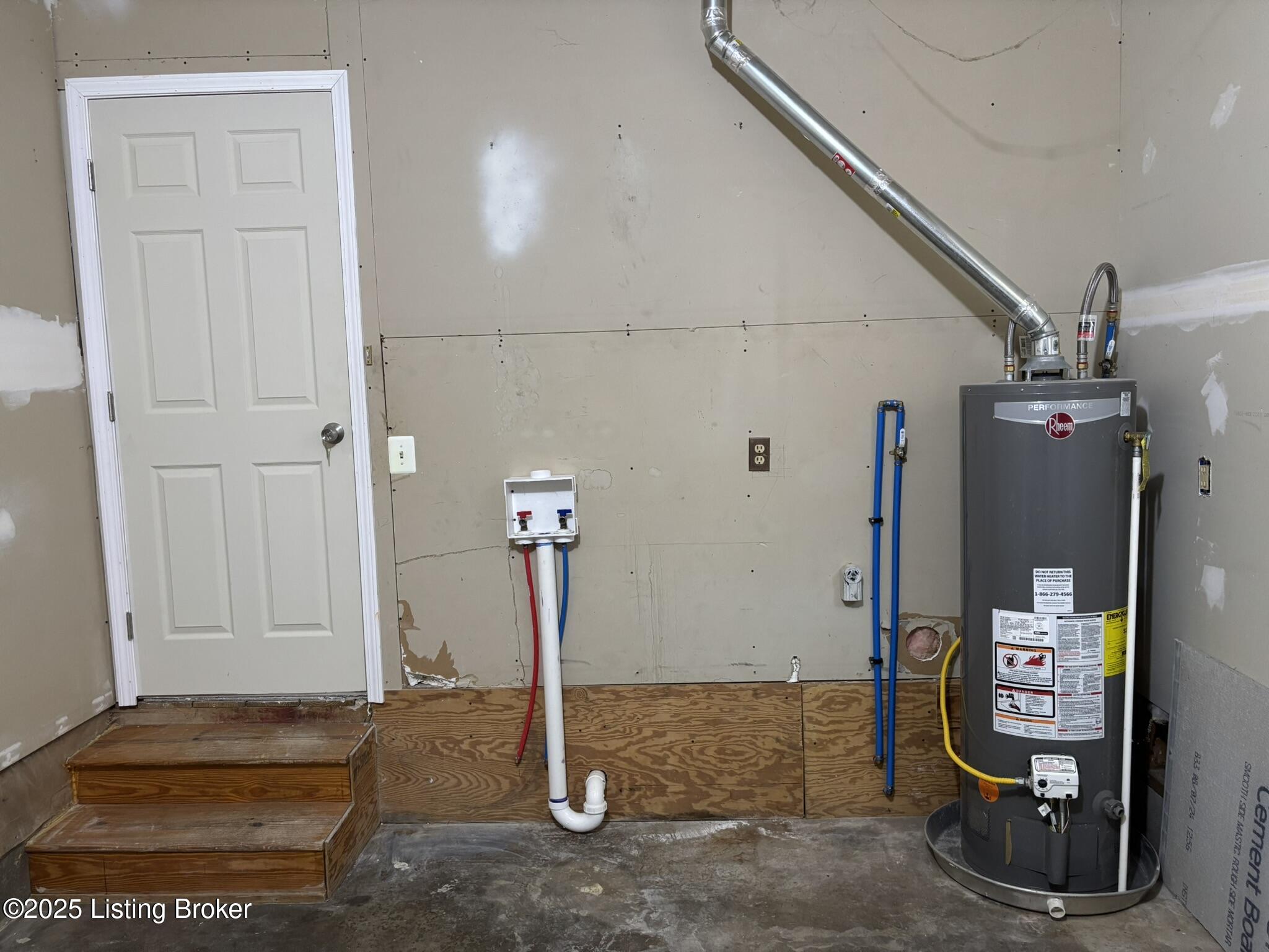 4001 Britt Ln, Louisville