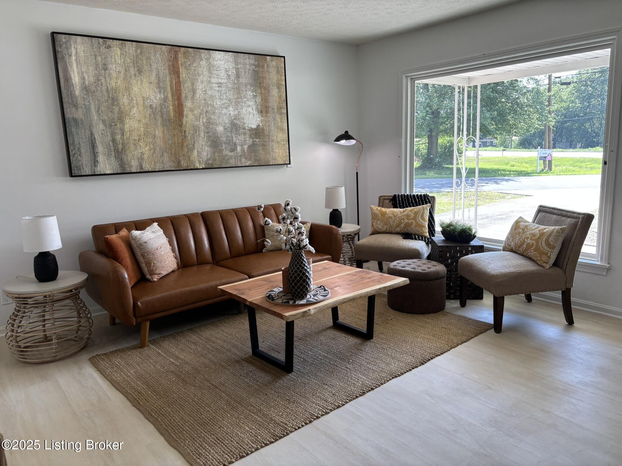 4001 Britt Ln, Louisville