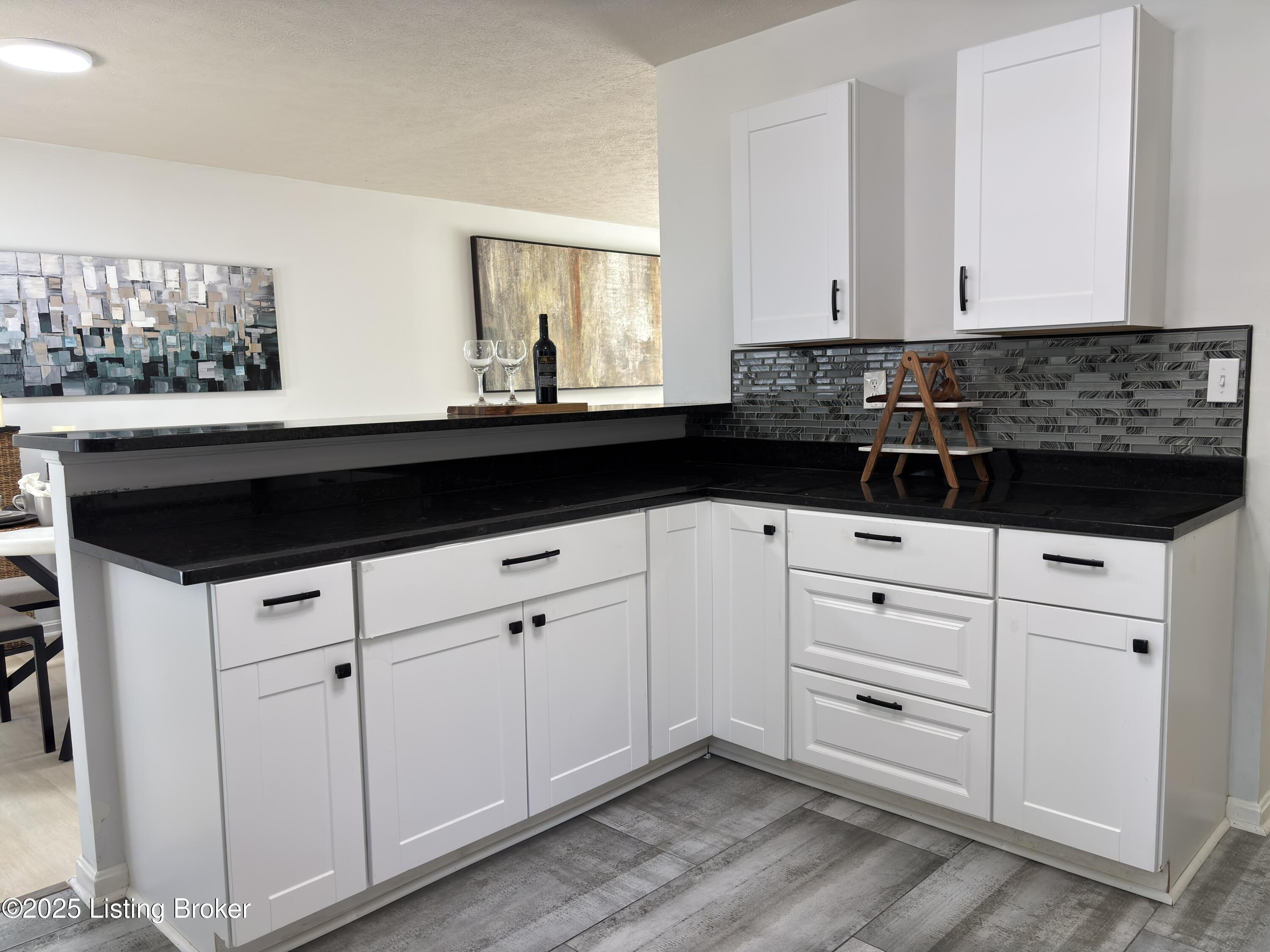 4001 Britt Ln, Louisville