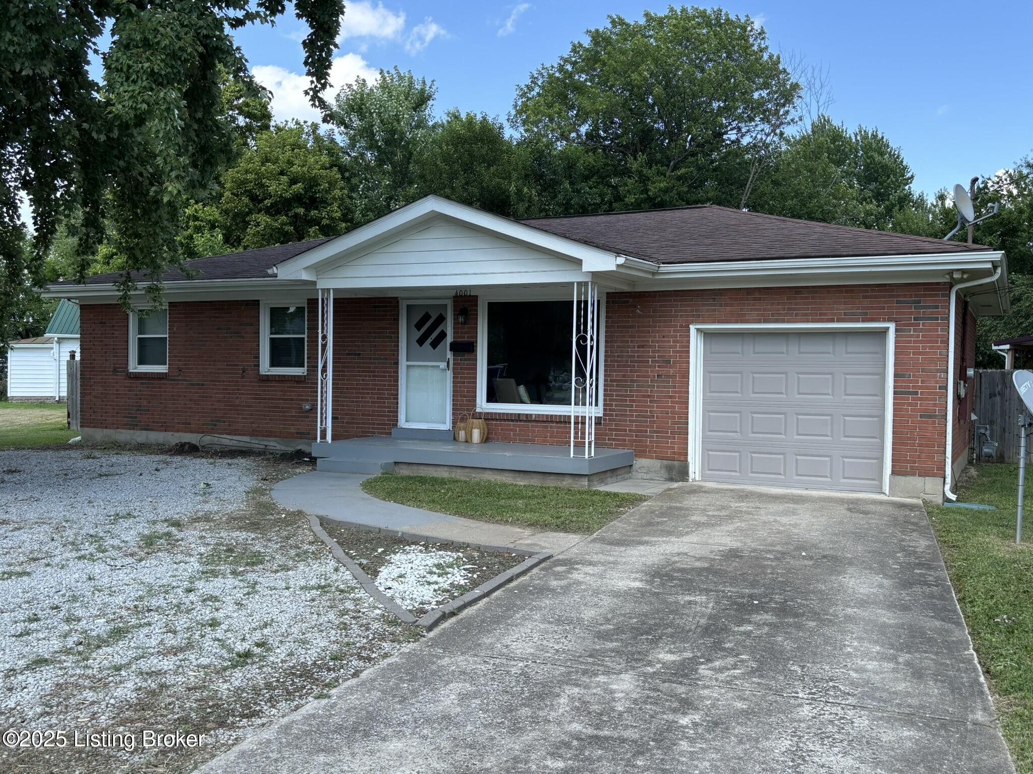 4001 Britt Ln, Louisville