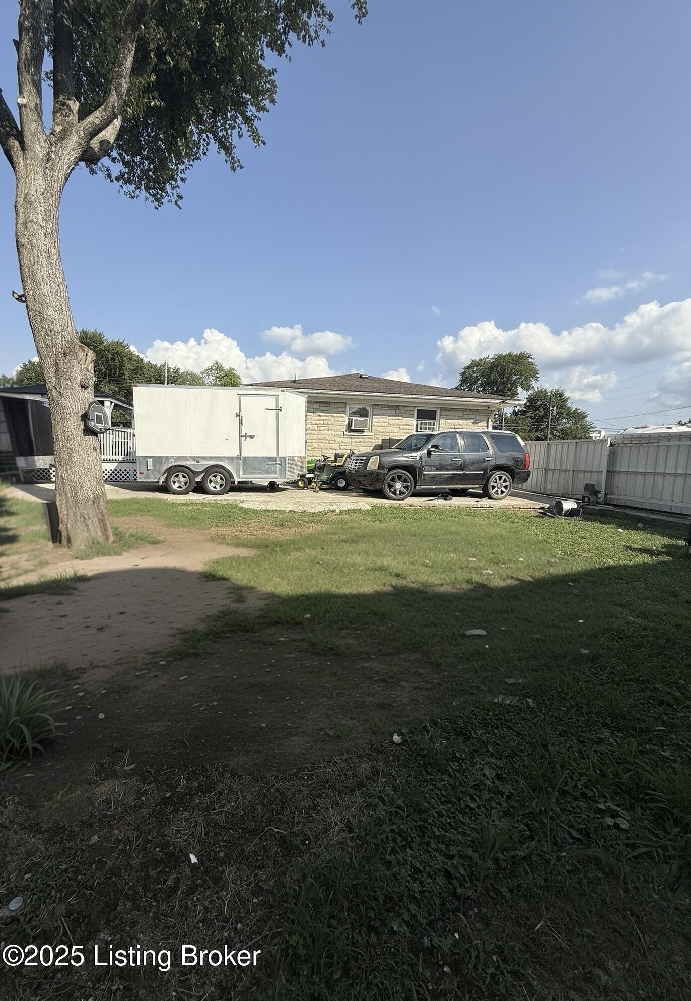 3313 Kremer Ave