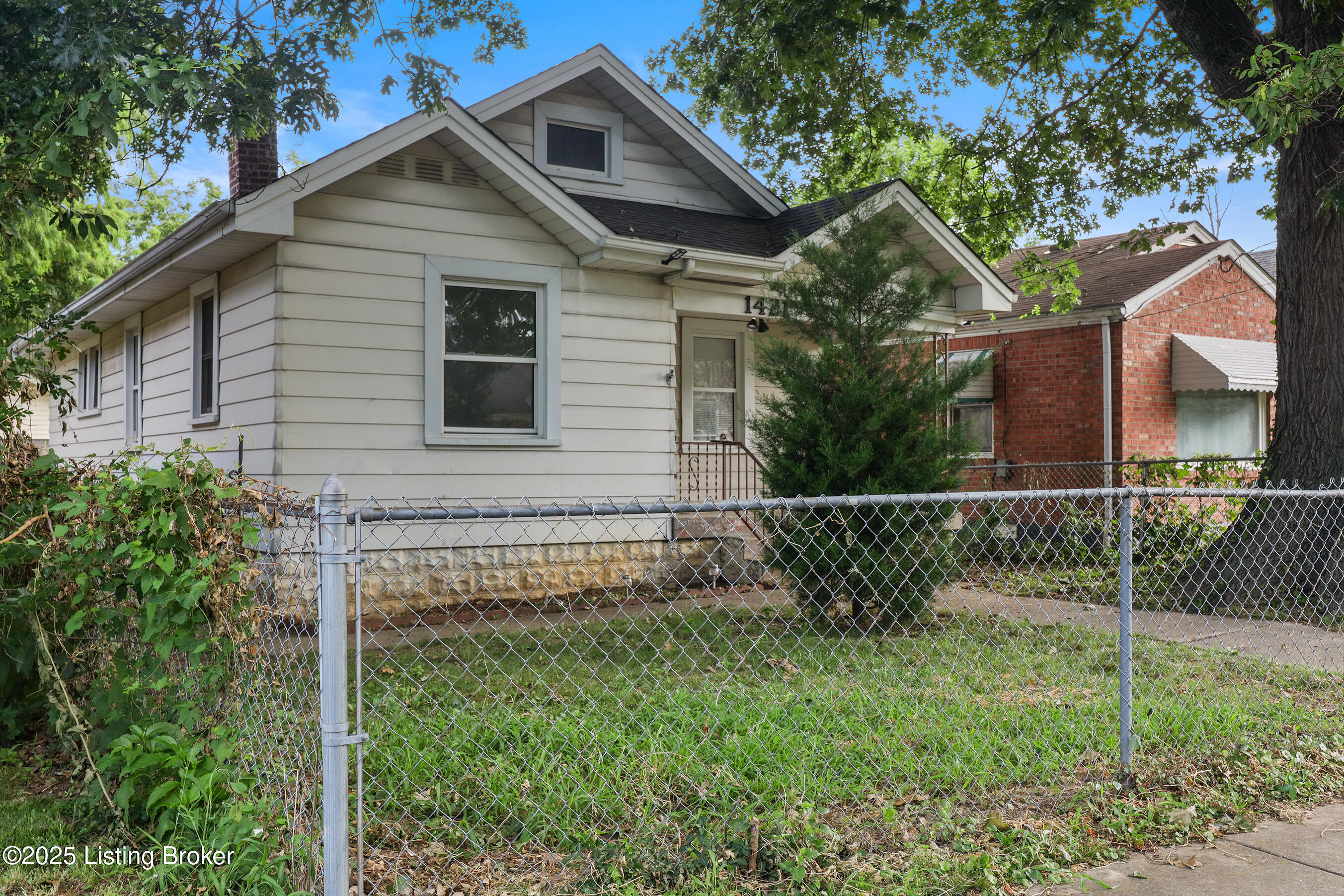 1421 Oakwood Ave
