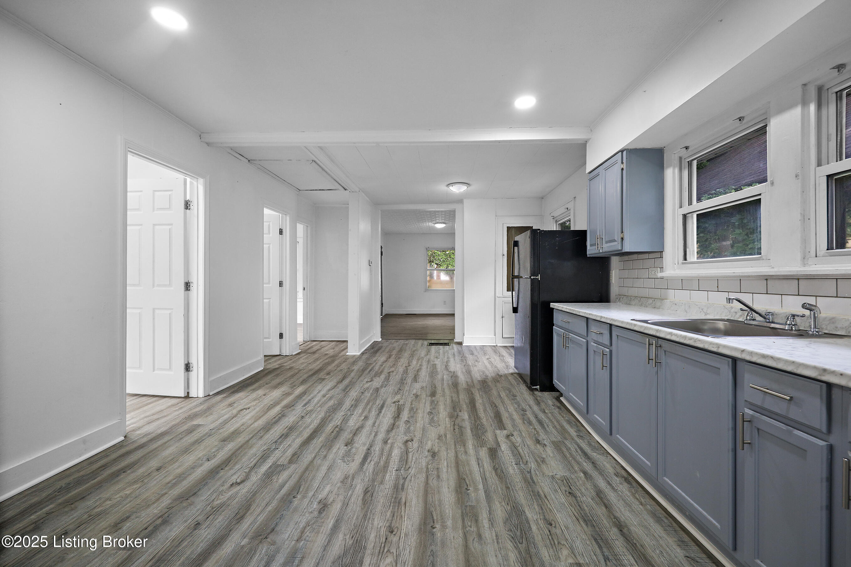 1421 Oakwood Ave