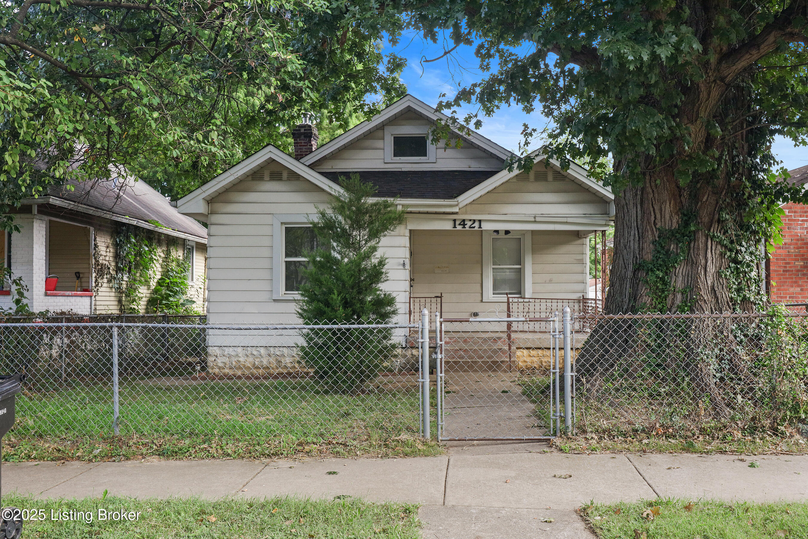 1421 Oakwood Ave